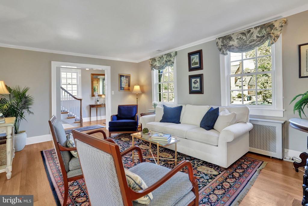 102 W MASON AVENUE
