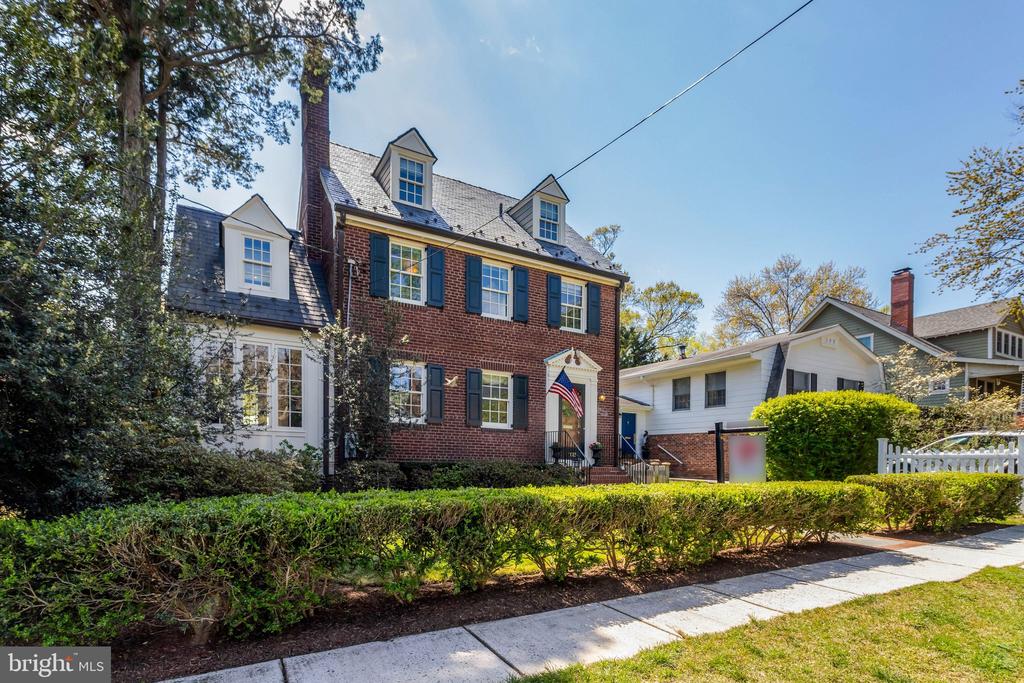 102 W MASON AVENUE