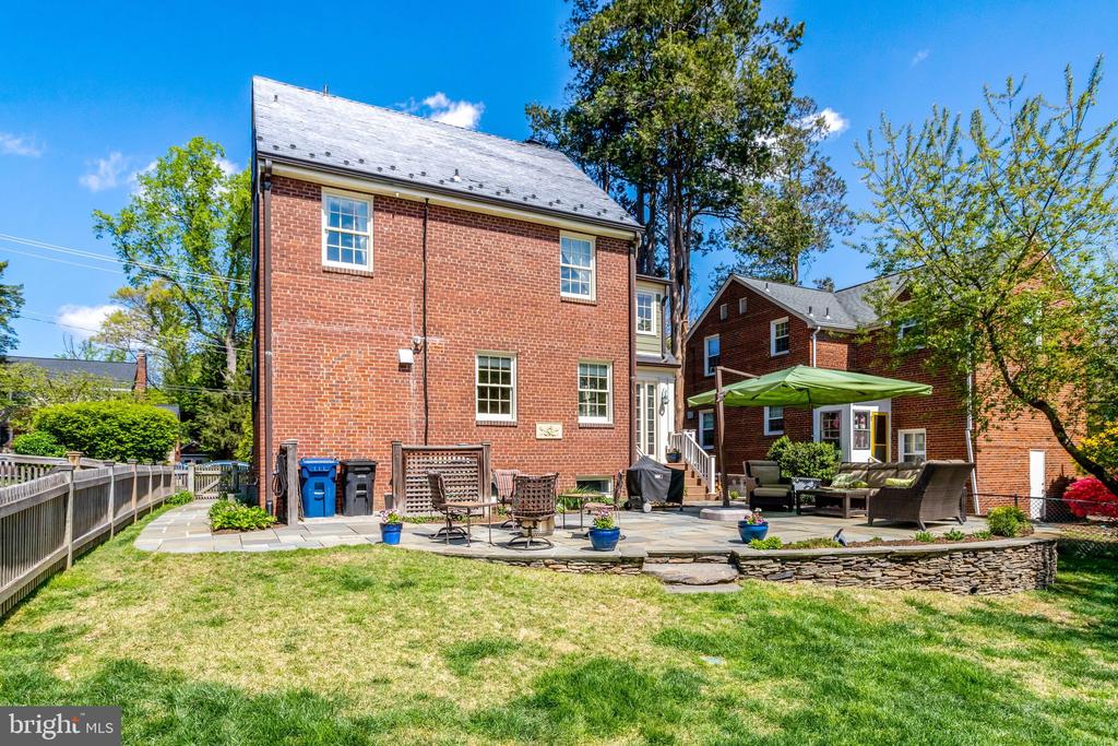 102 W MASON AVENUE