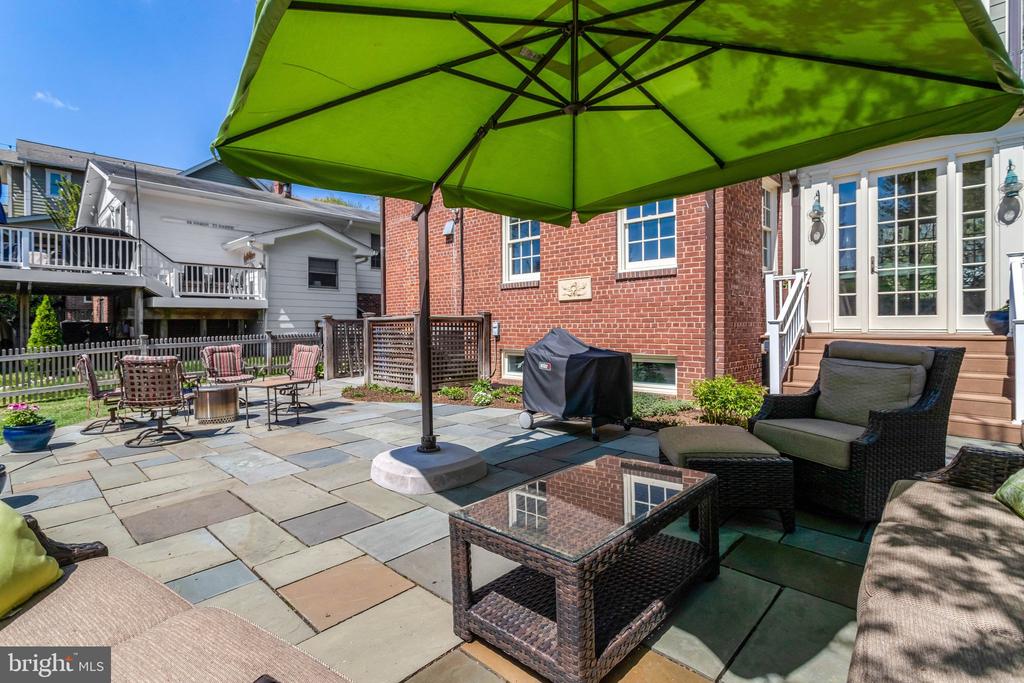 102 W MASON AVENUE