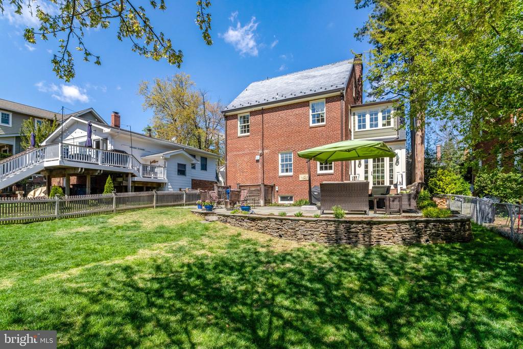 102 W MASON AVENUE