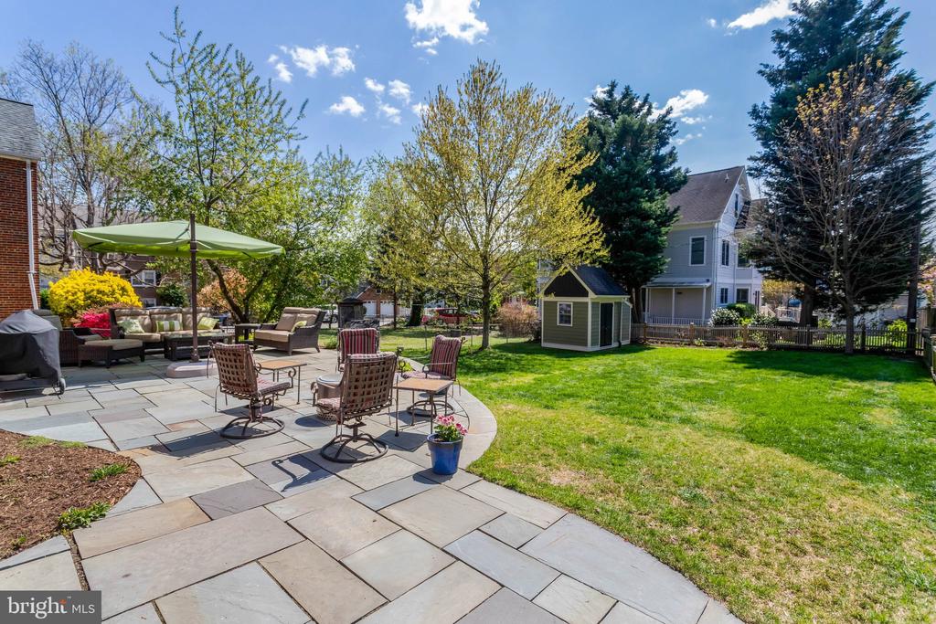 102 W MASON AVENUE