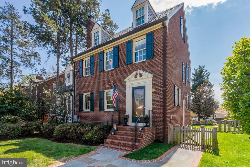 102 W MASON AVENUE