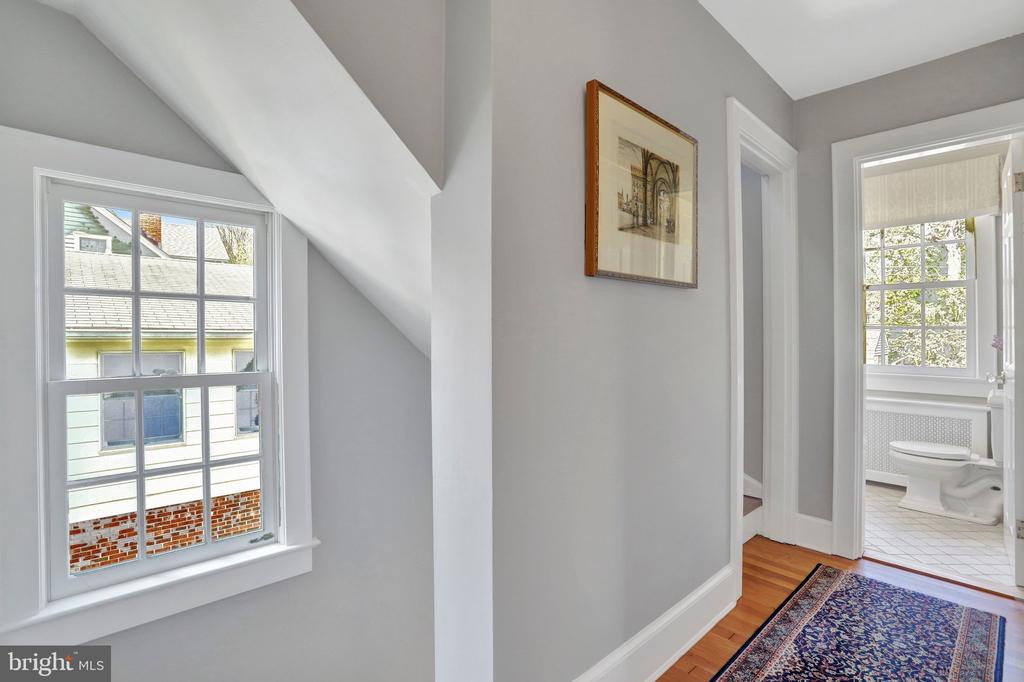 102 W MASON AVENUE