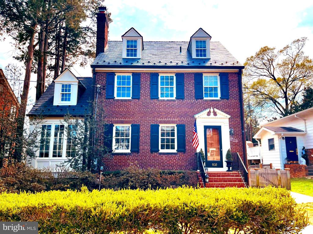 102 W MASON AVENUE