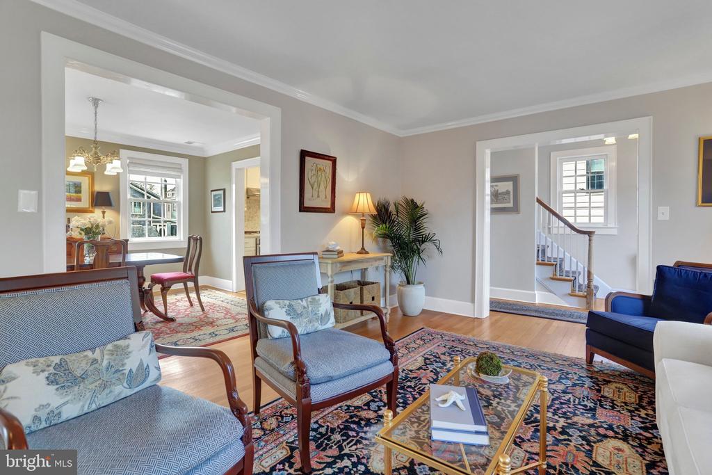 102 W MASON AVENUE