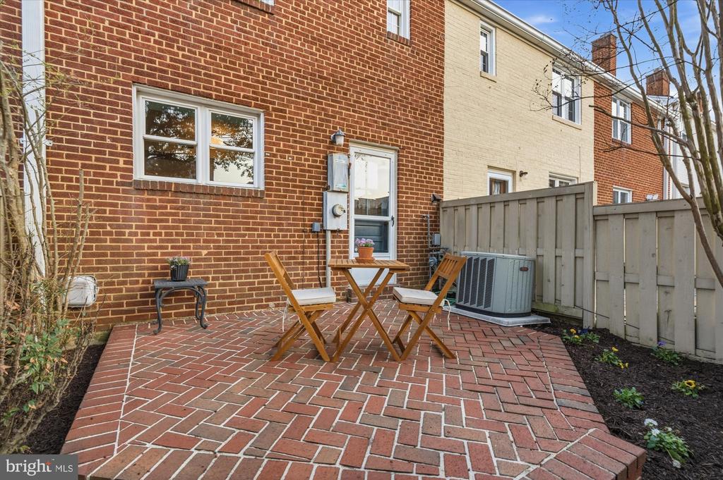 3827 INGALLS AVENUE