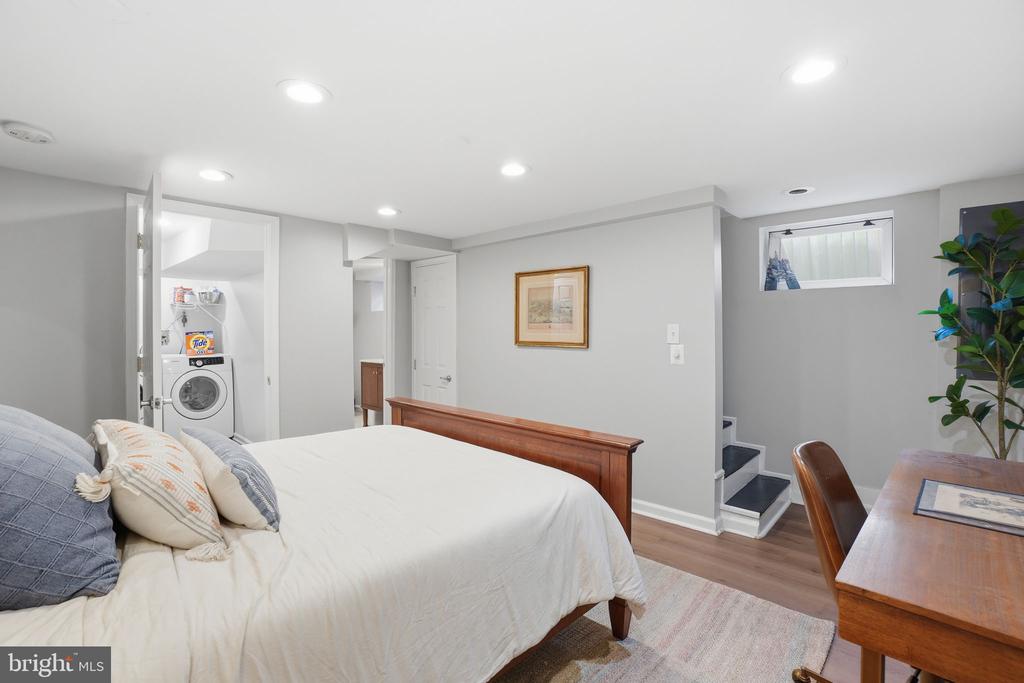 11 E MASON AVENUE