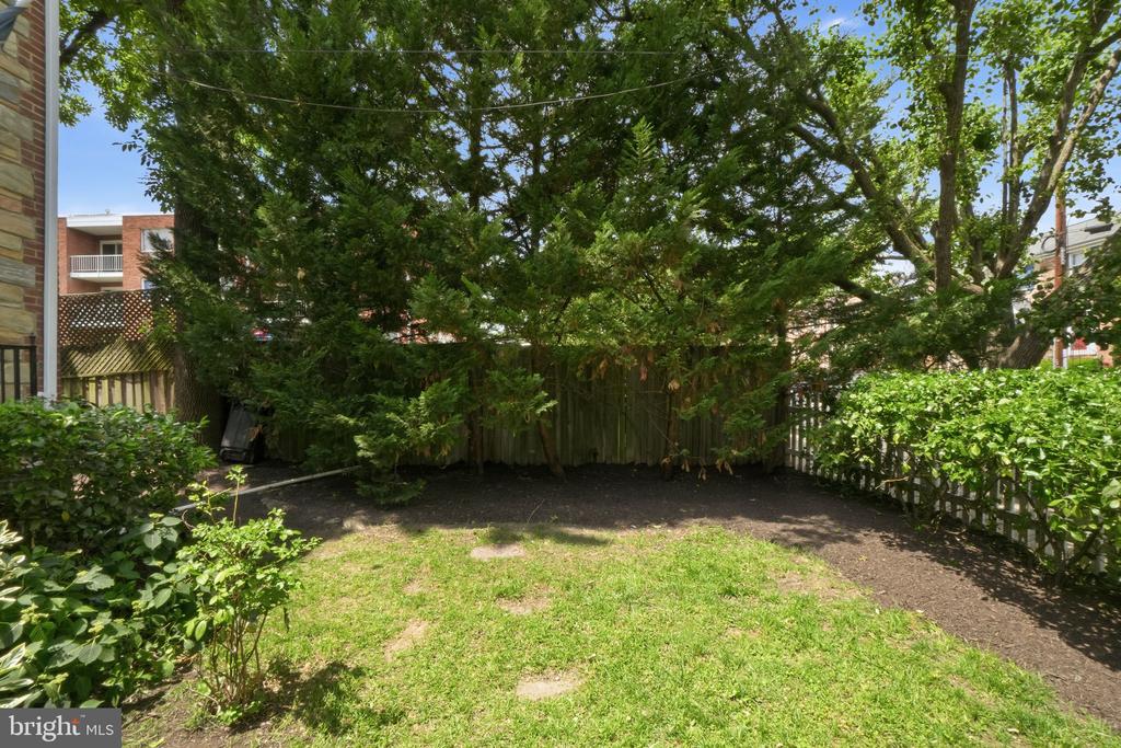 11 E MASON AVENUE