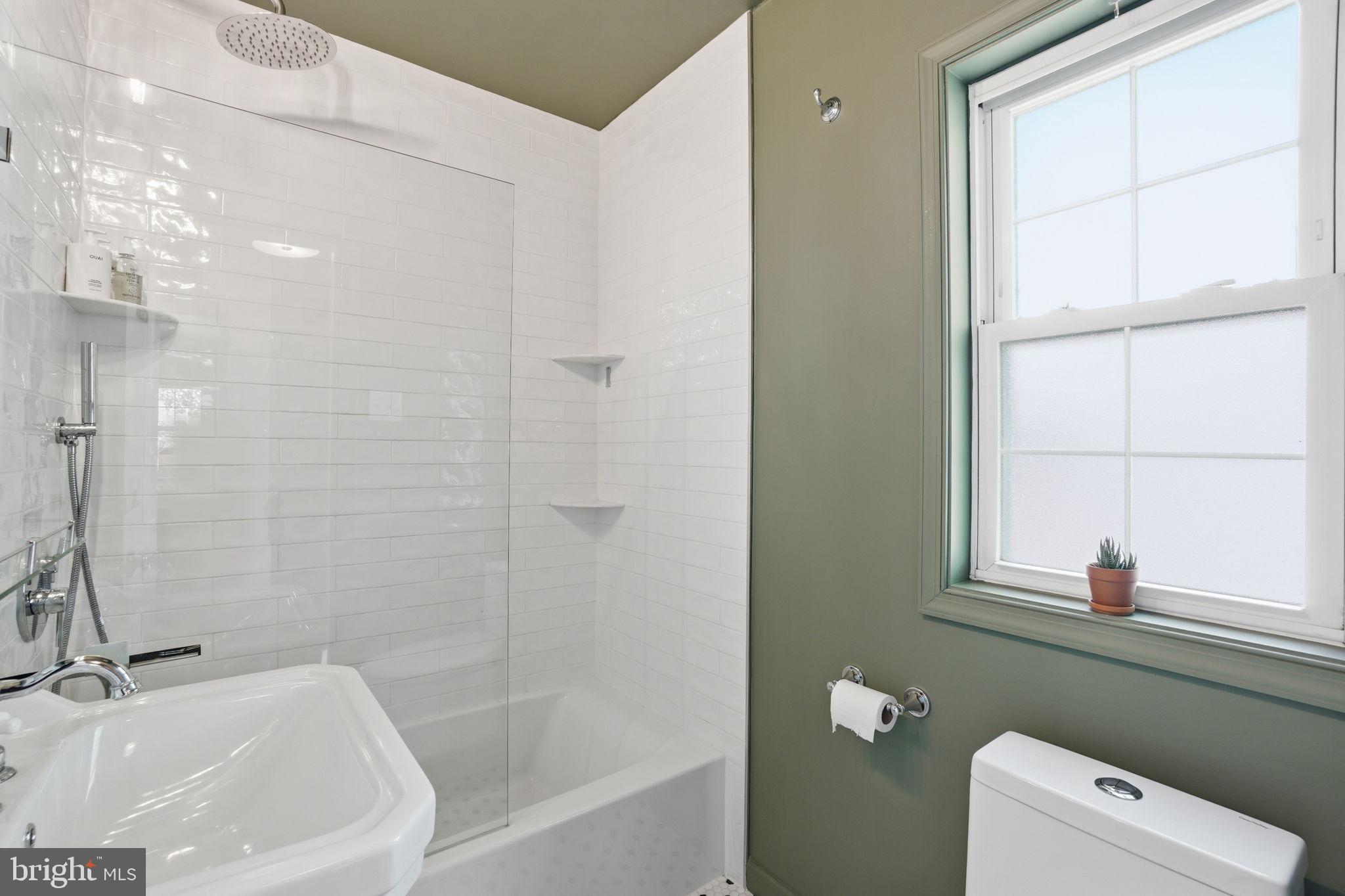 11 E MASON AVENUE