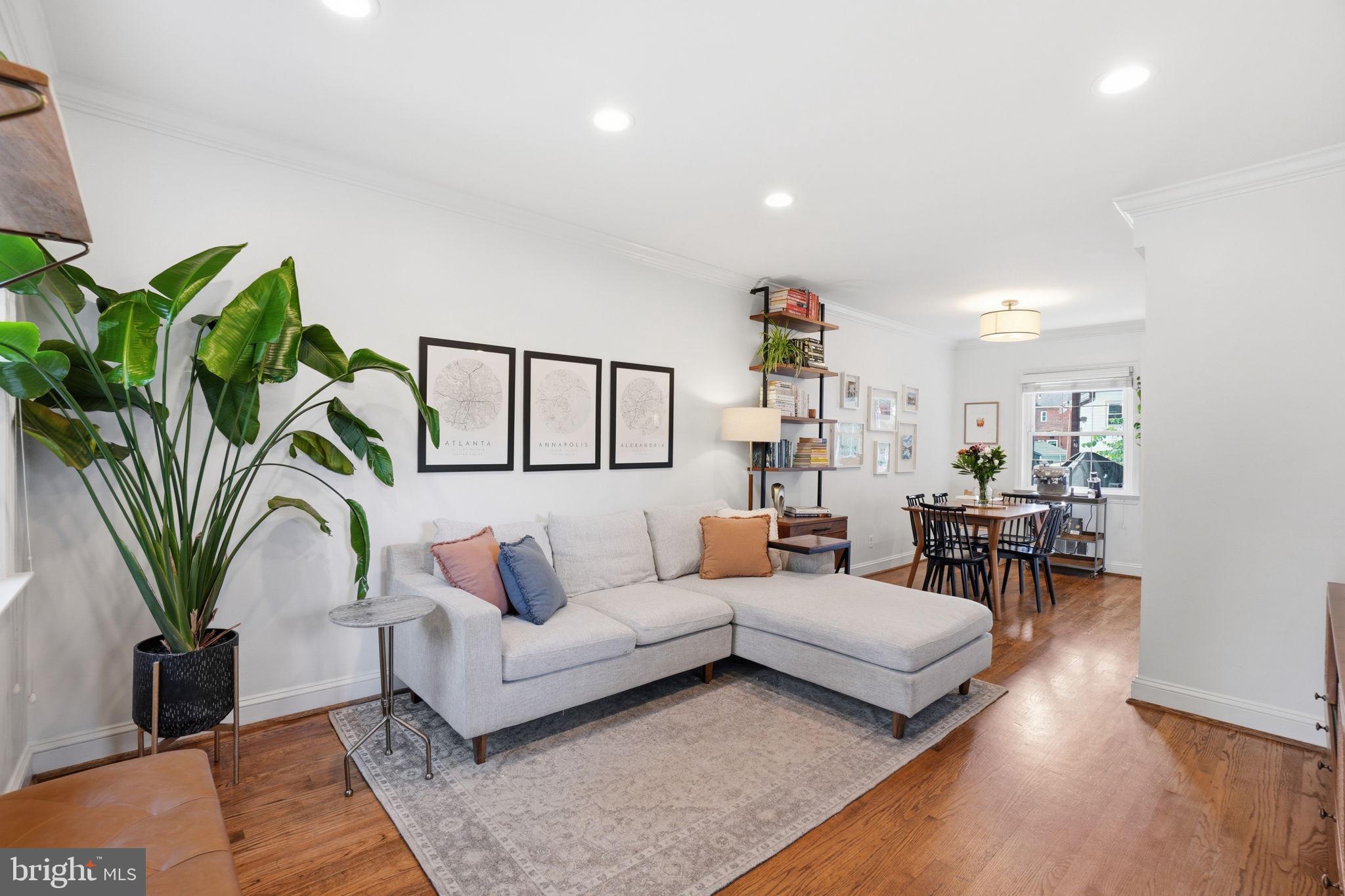 11 E MASON AVENUE