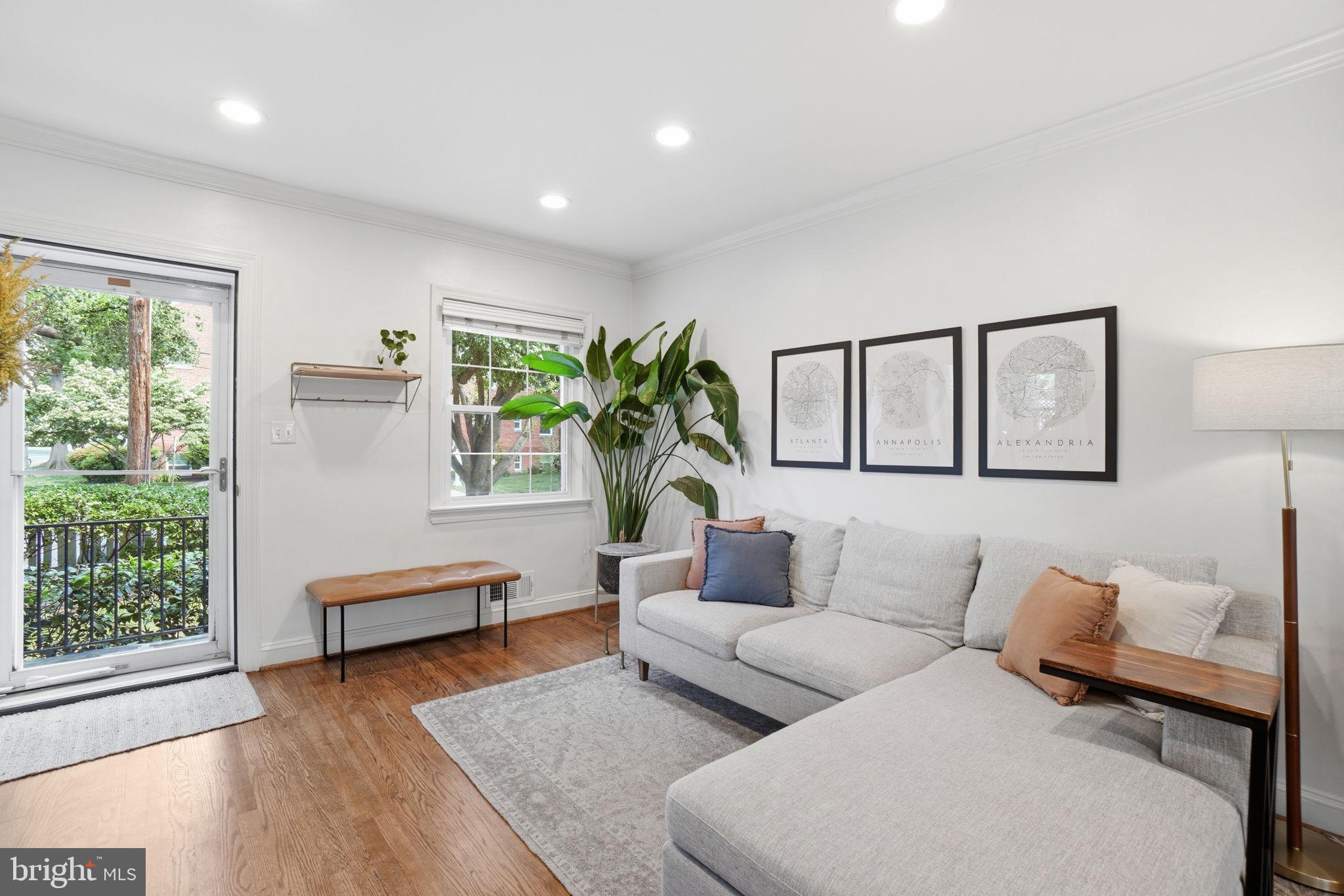11 E MASON AVENUE