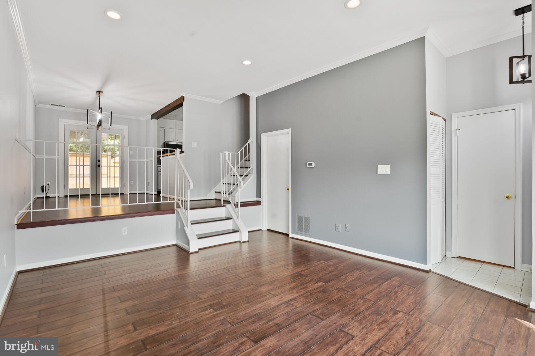 6033 Sweet Dale Ct