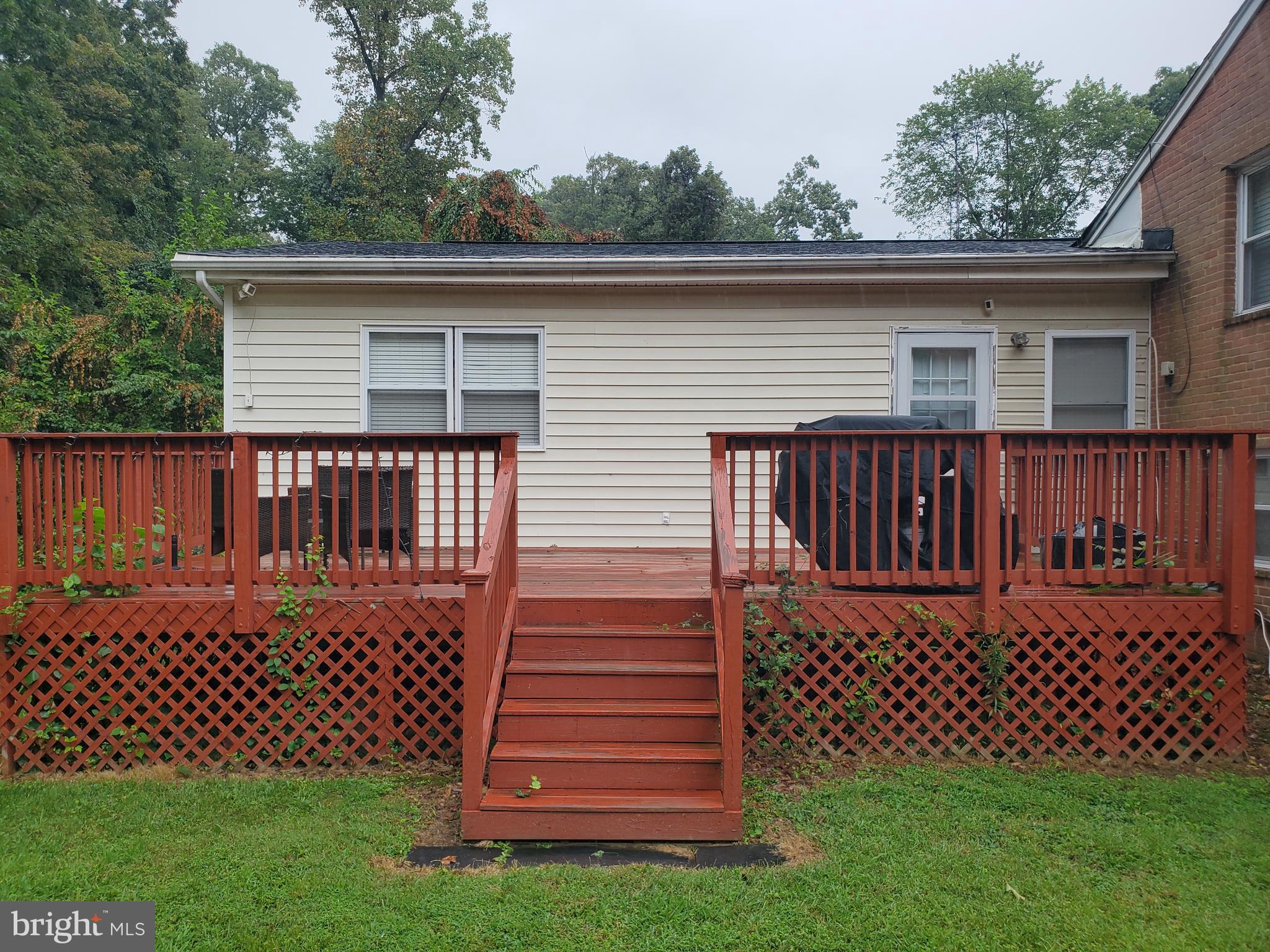 7010 LEESVILLE BOULEVARD