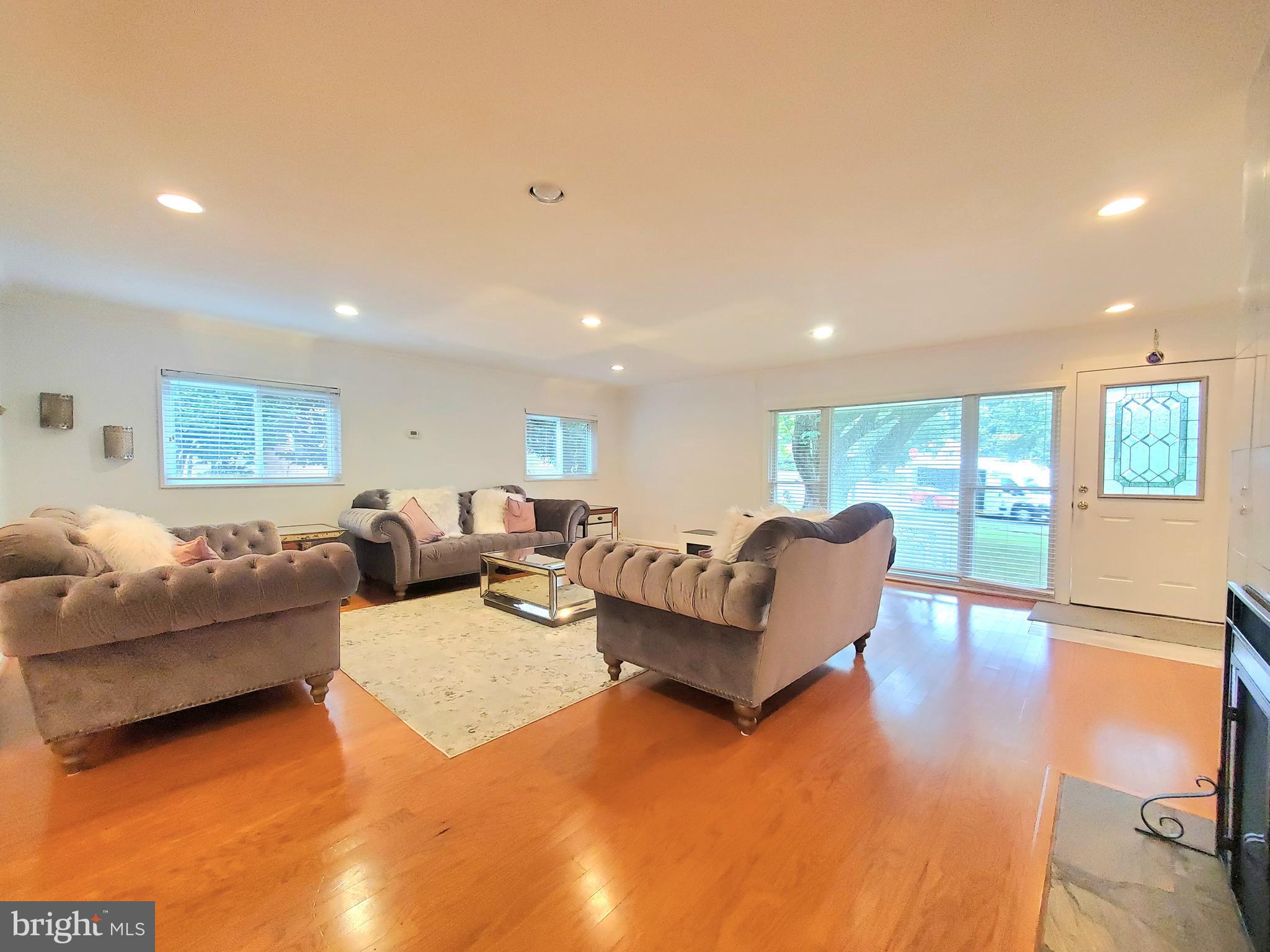 7010 LEESVILLE BOULEVARD