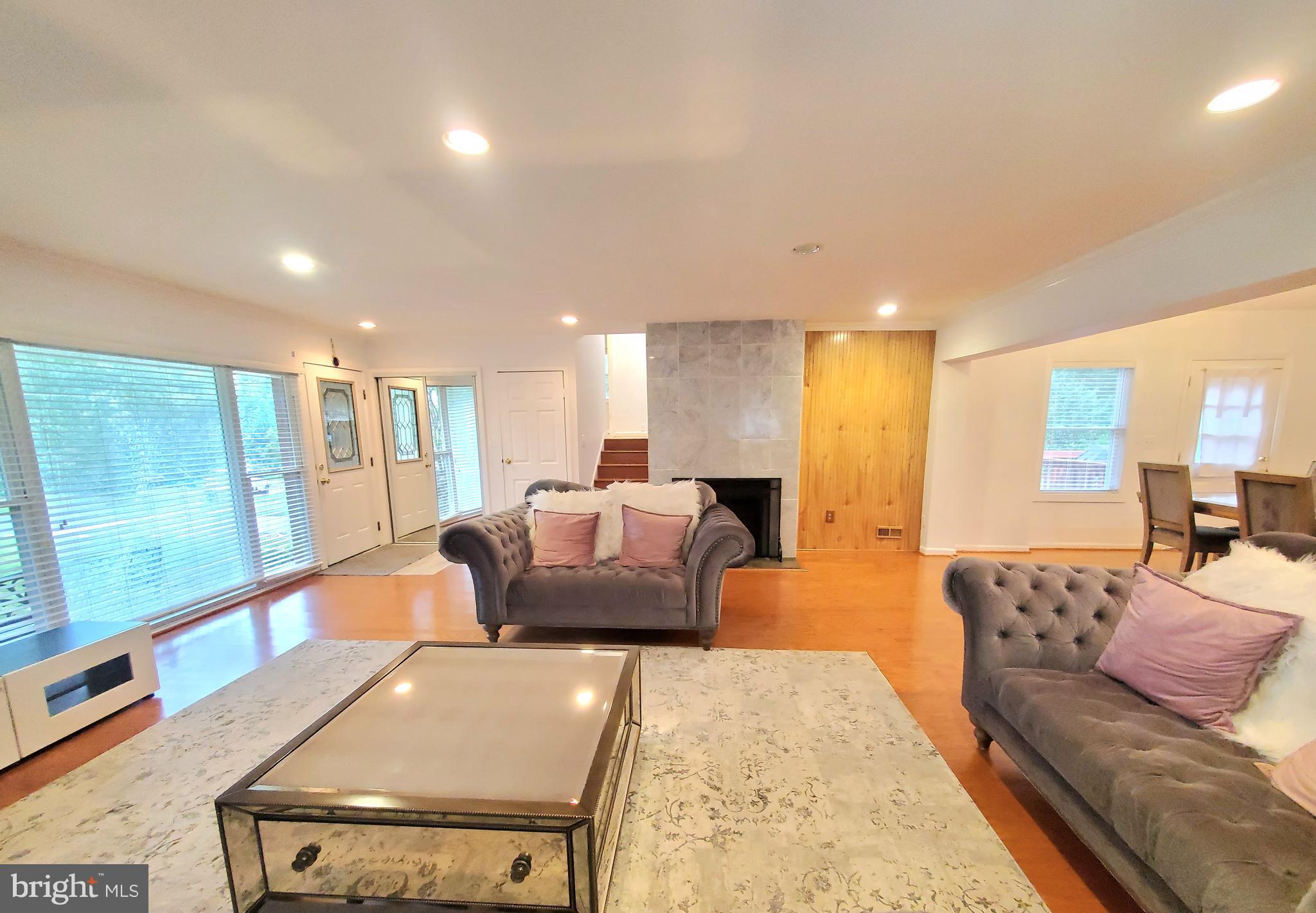 7010 LEESVILLE BOULEVARD