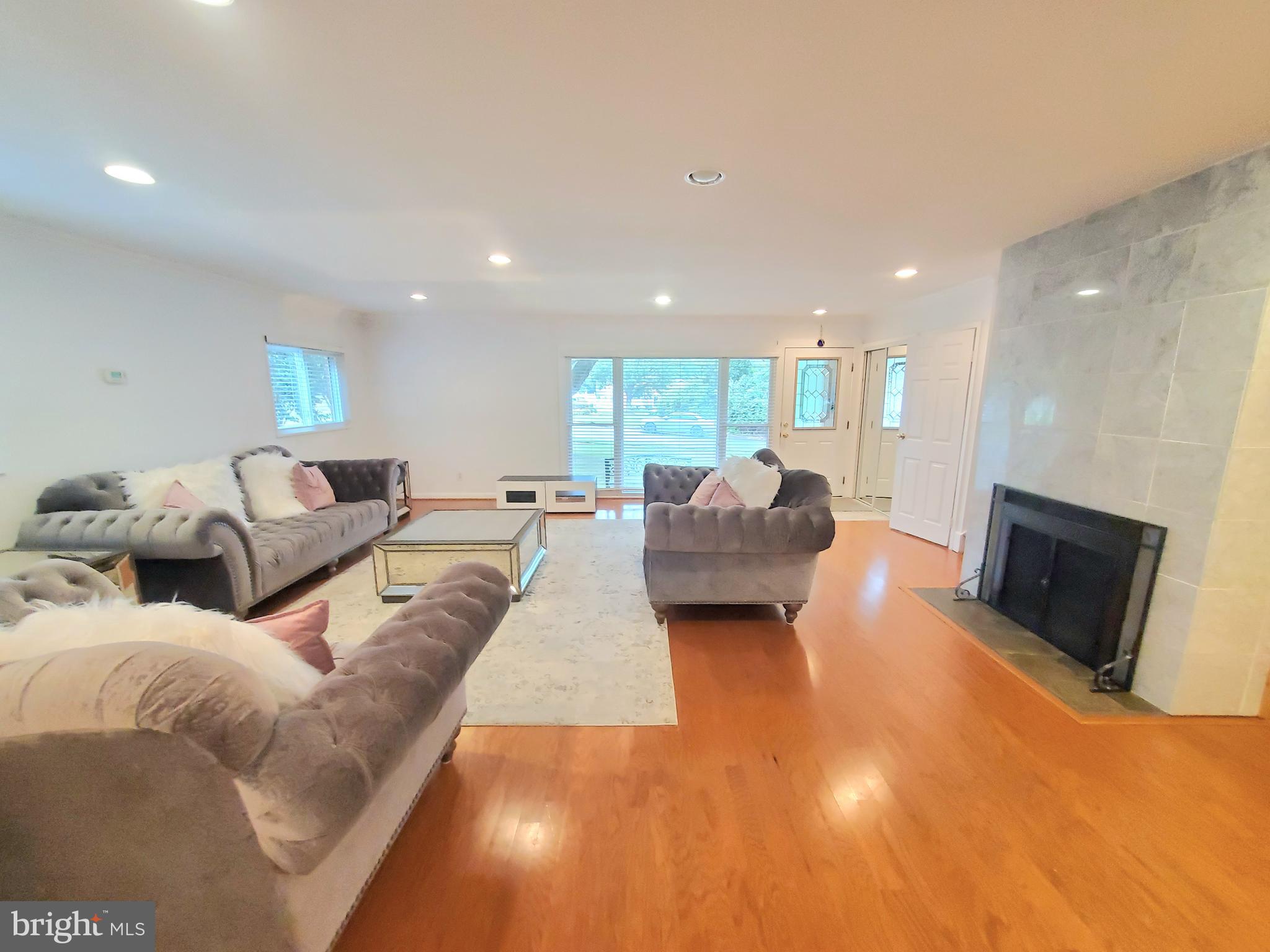 7010 LEESVILLE BOULEVARD