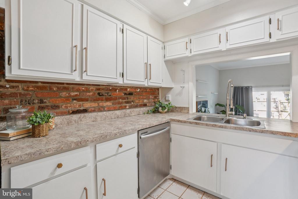 8372 FORRESTER BOULEVARD 478