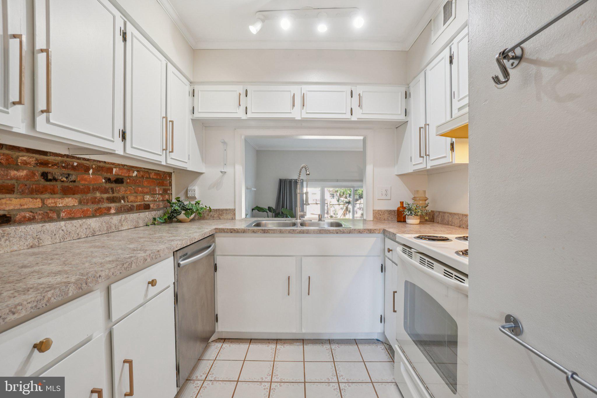 8372 FORRESTER BOULEVARD 478