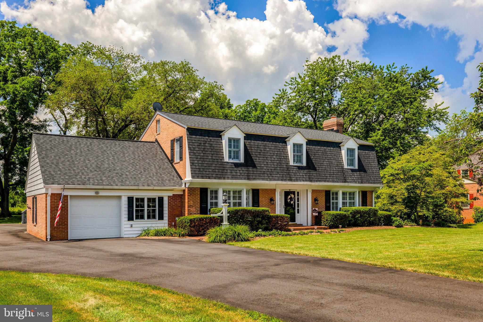 1000 W COUNTRY CLUB DRIVE W