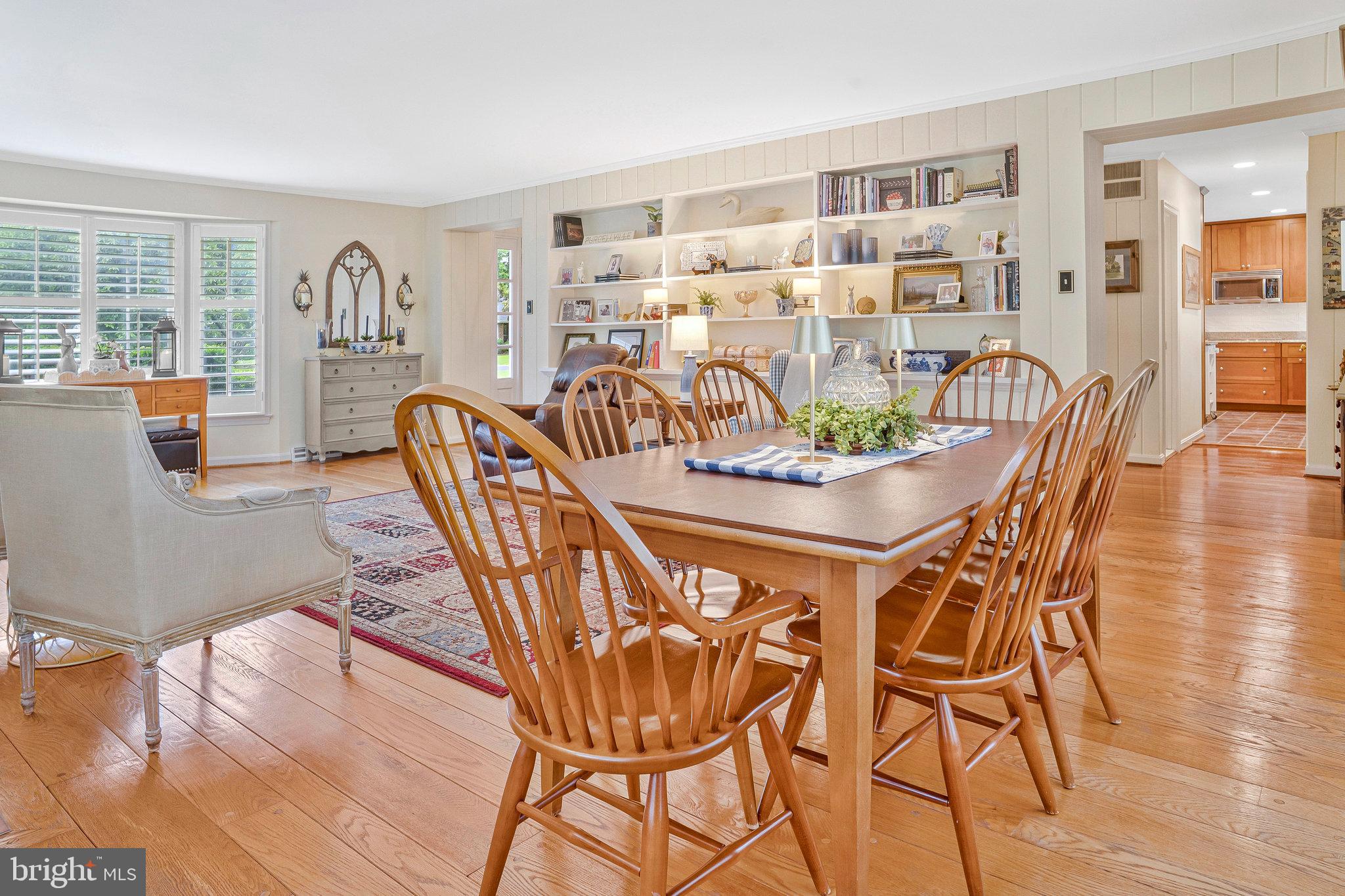 1000 W COUNTRY CLUB DRIVE W