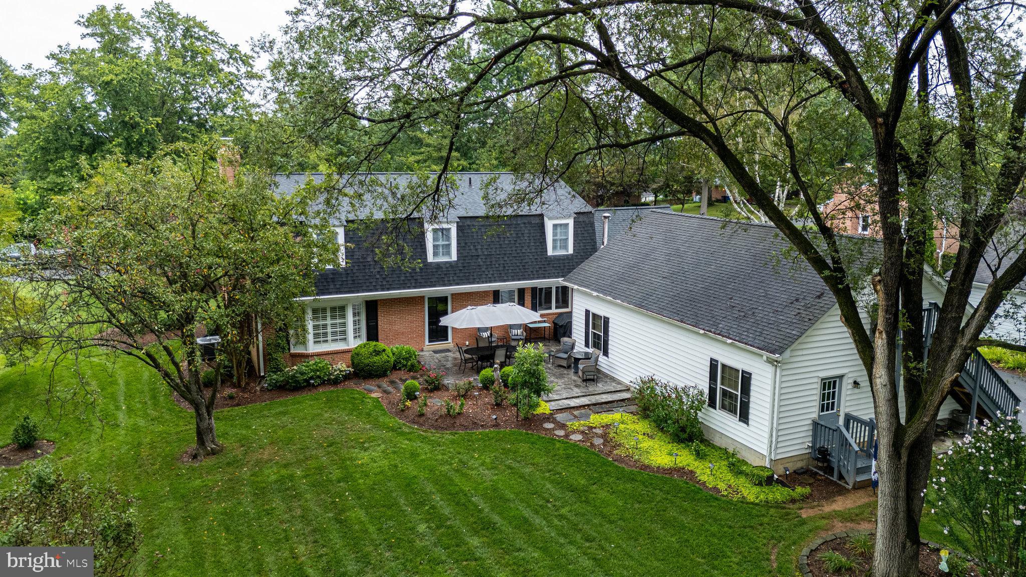 1000 W COUNTRY CLUB DRIVE W