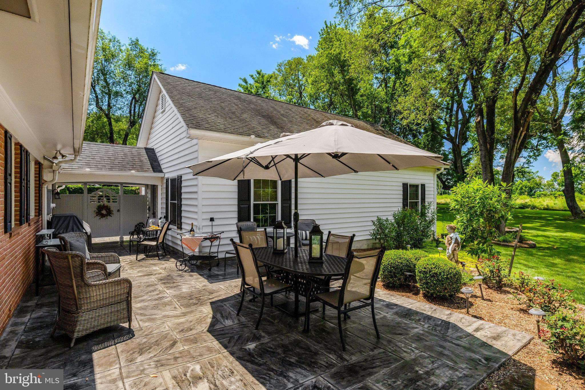 1000 W COUNTRY CLUB DRIVE W