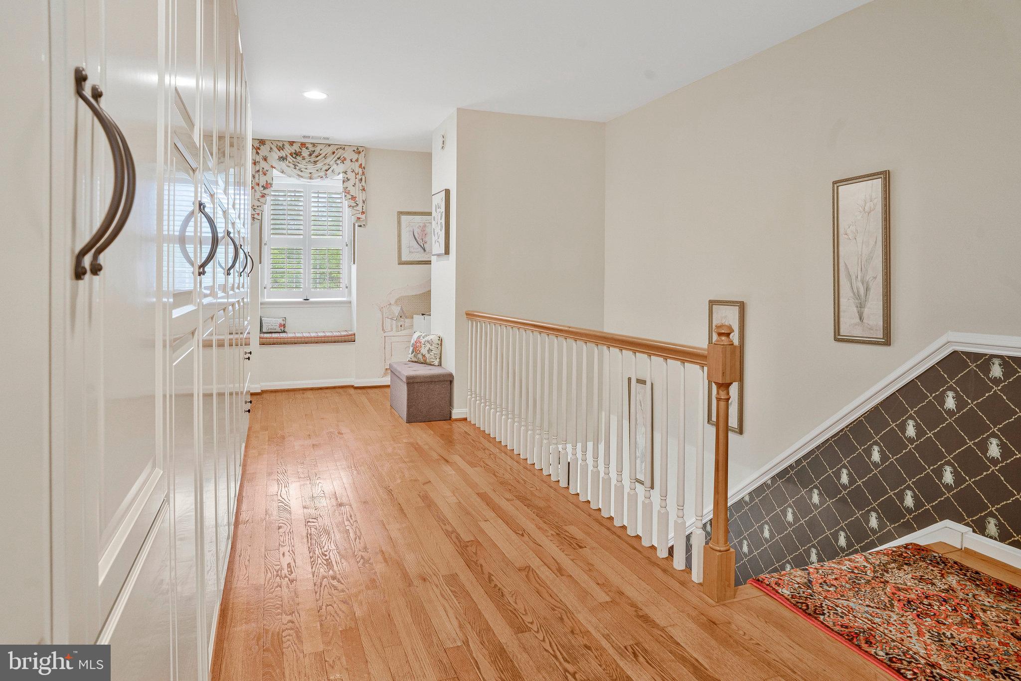 1000 W COUNTRY CLUB DRIVE W