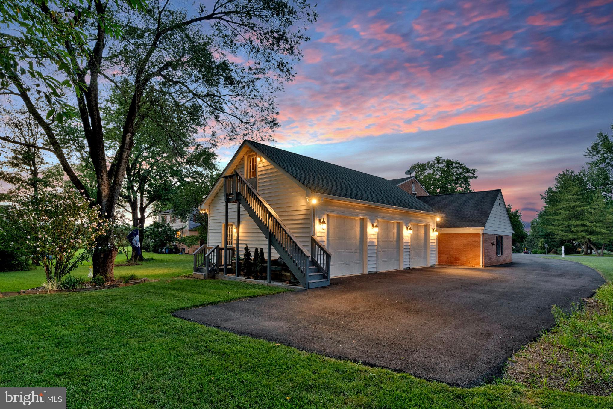 1000 W COUNTRY CLUB DRIVE W