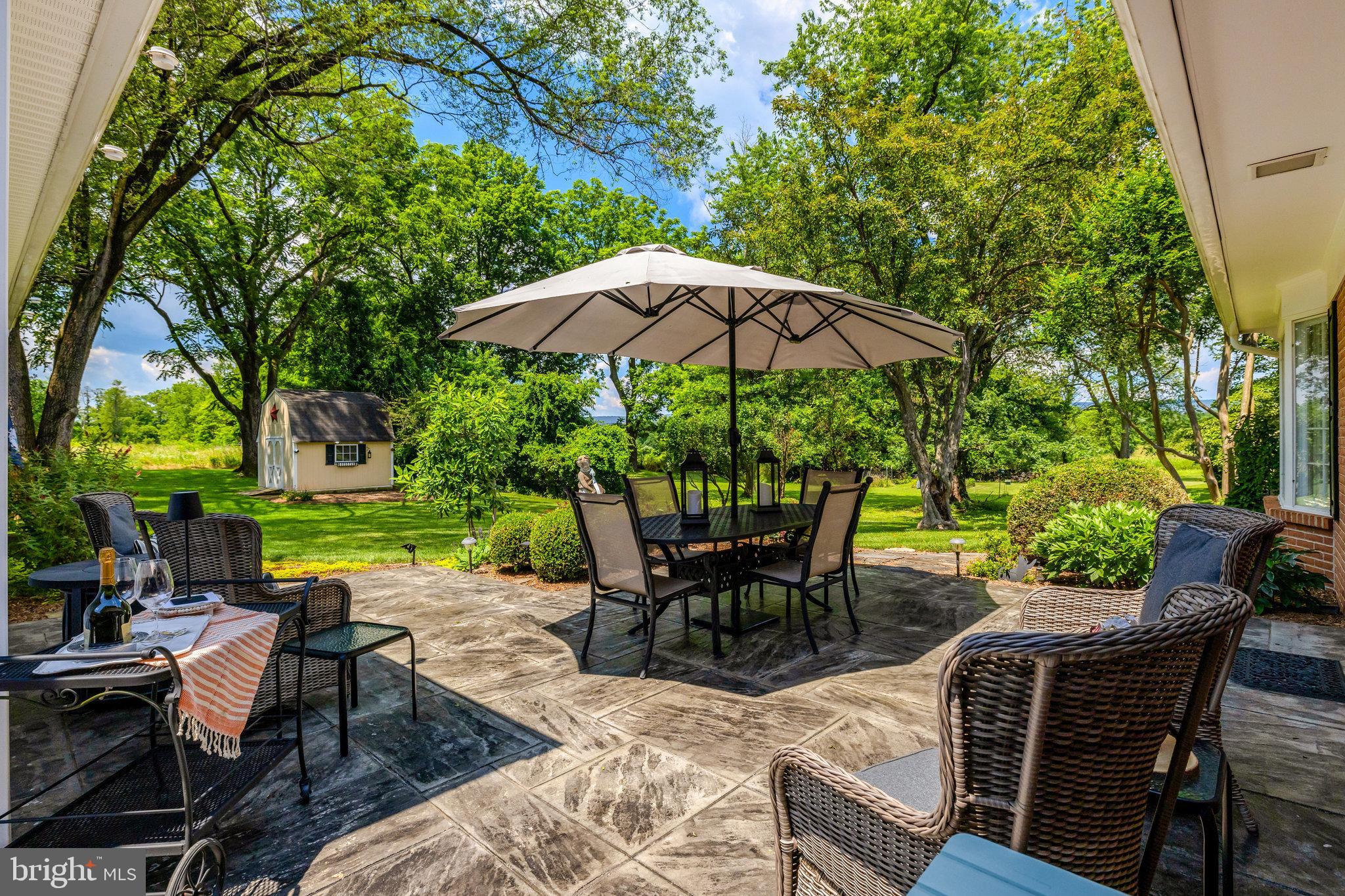 1000 W COUNTRY CLUB DRIVE W