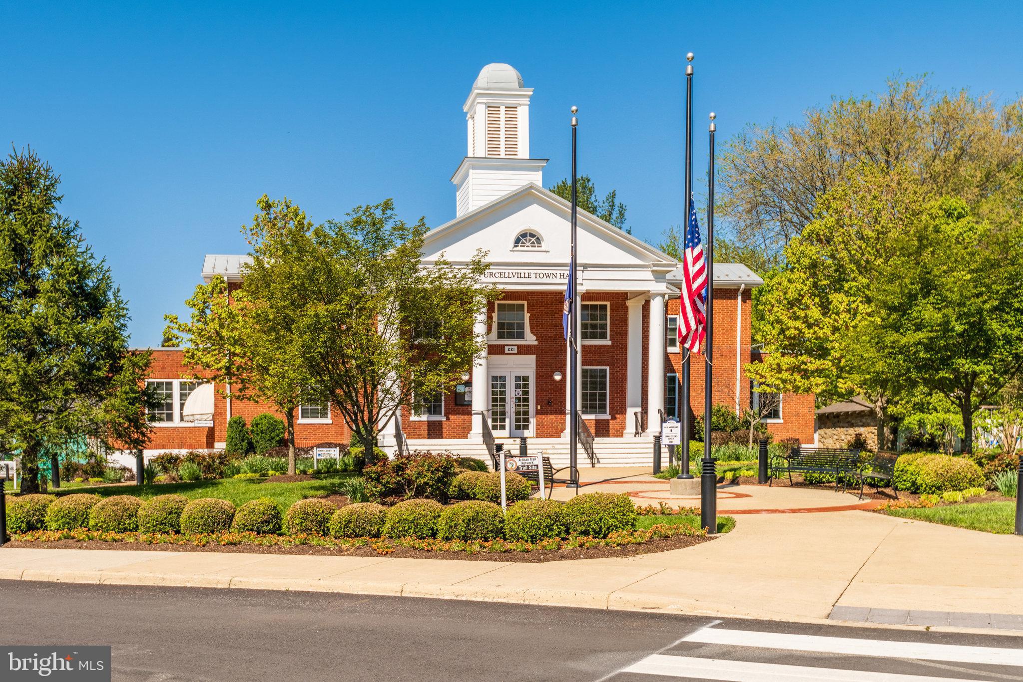 1000 W COUNTRY CLUB DRIVE W