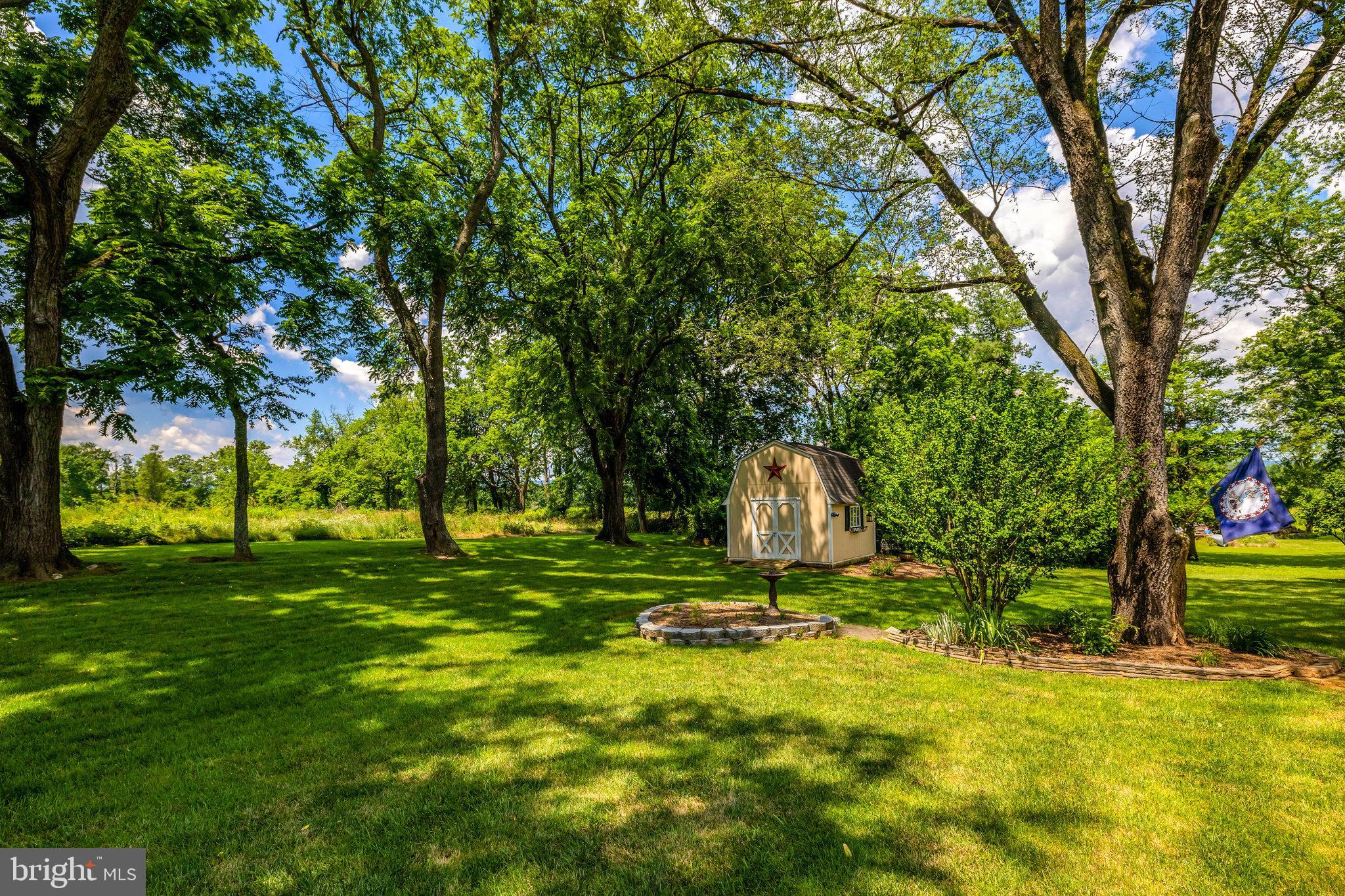 1000 W COUNTRY CLUB DRIVE W