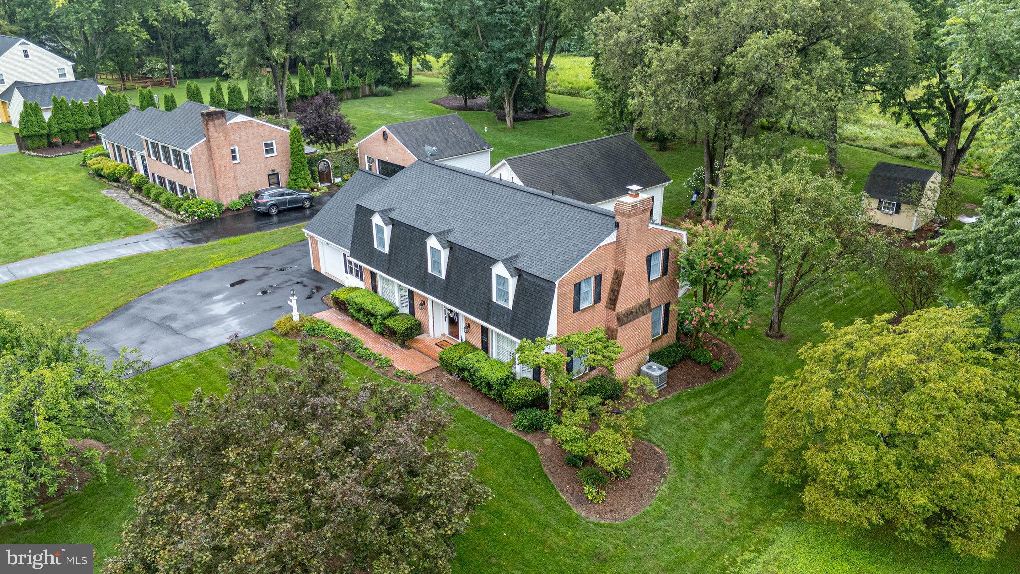 1000 W COUNTRY CLUB DRIVE W