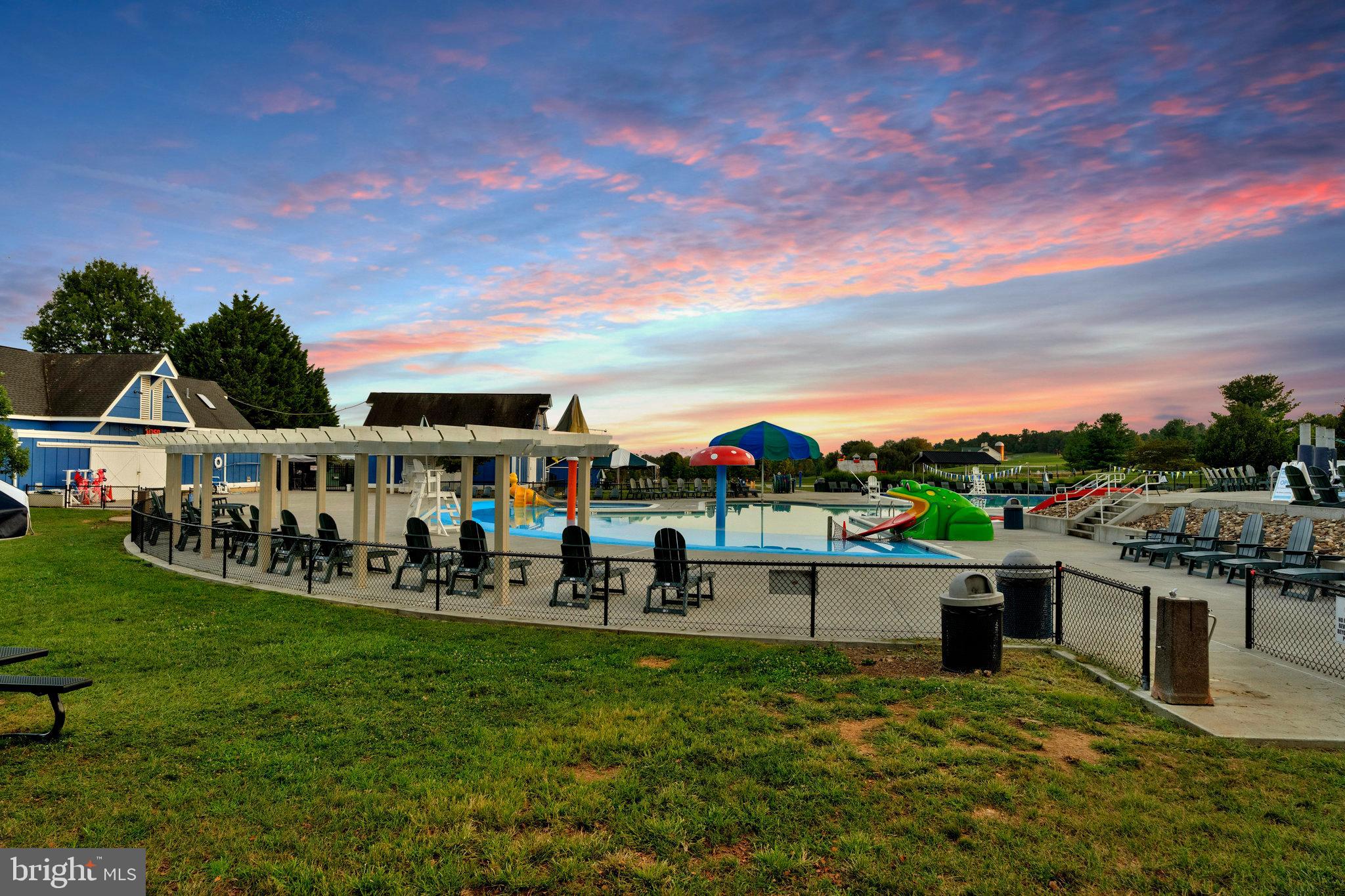 1000 W COUNTRY CLUB DRIVE W