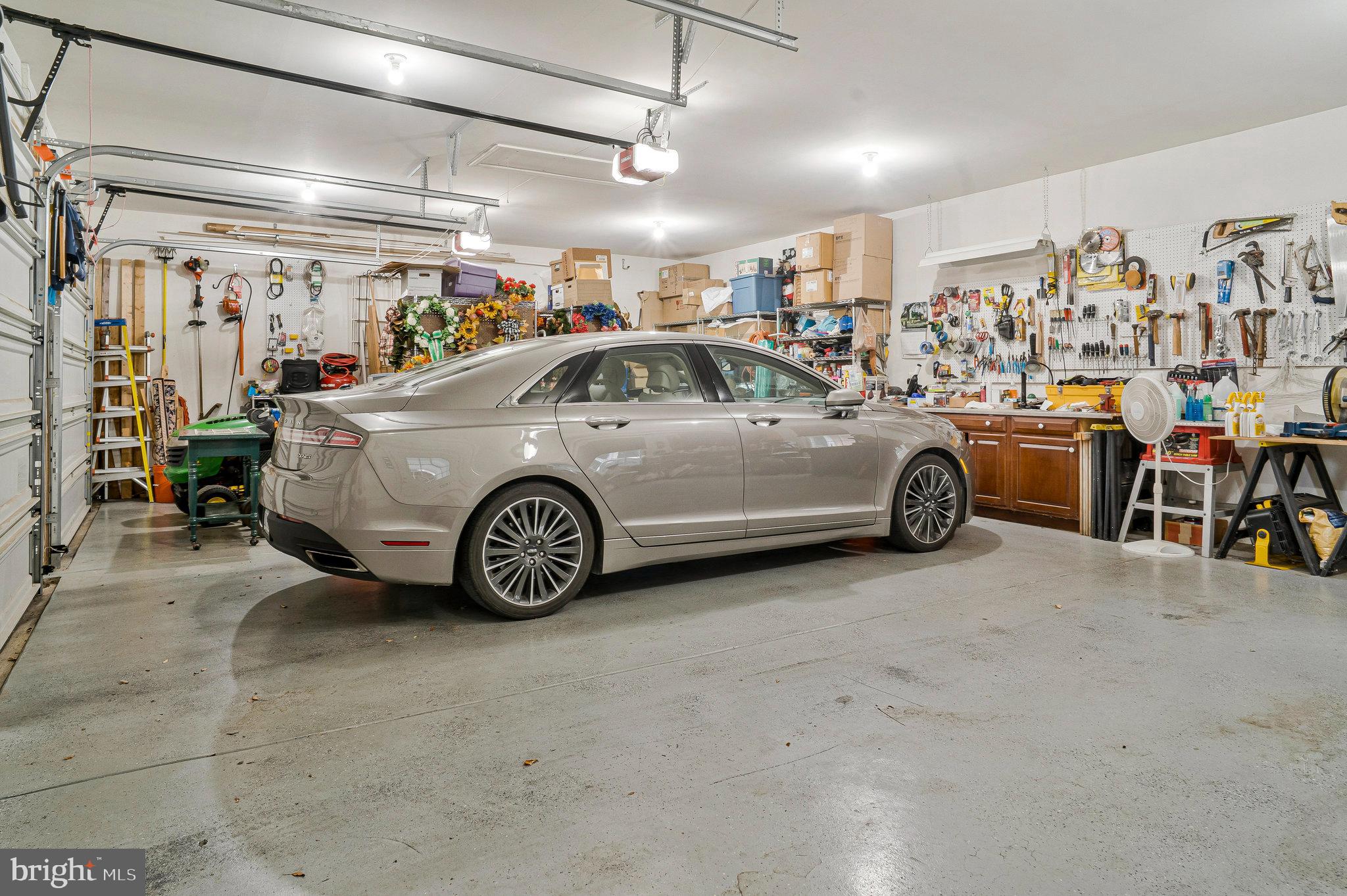 1000 W COUNTRY CLUB DRIVE W