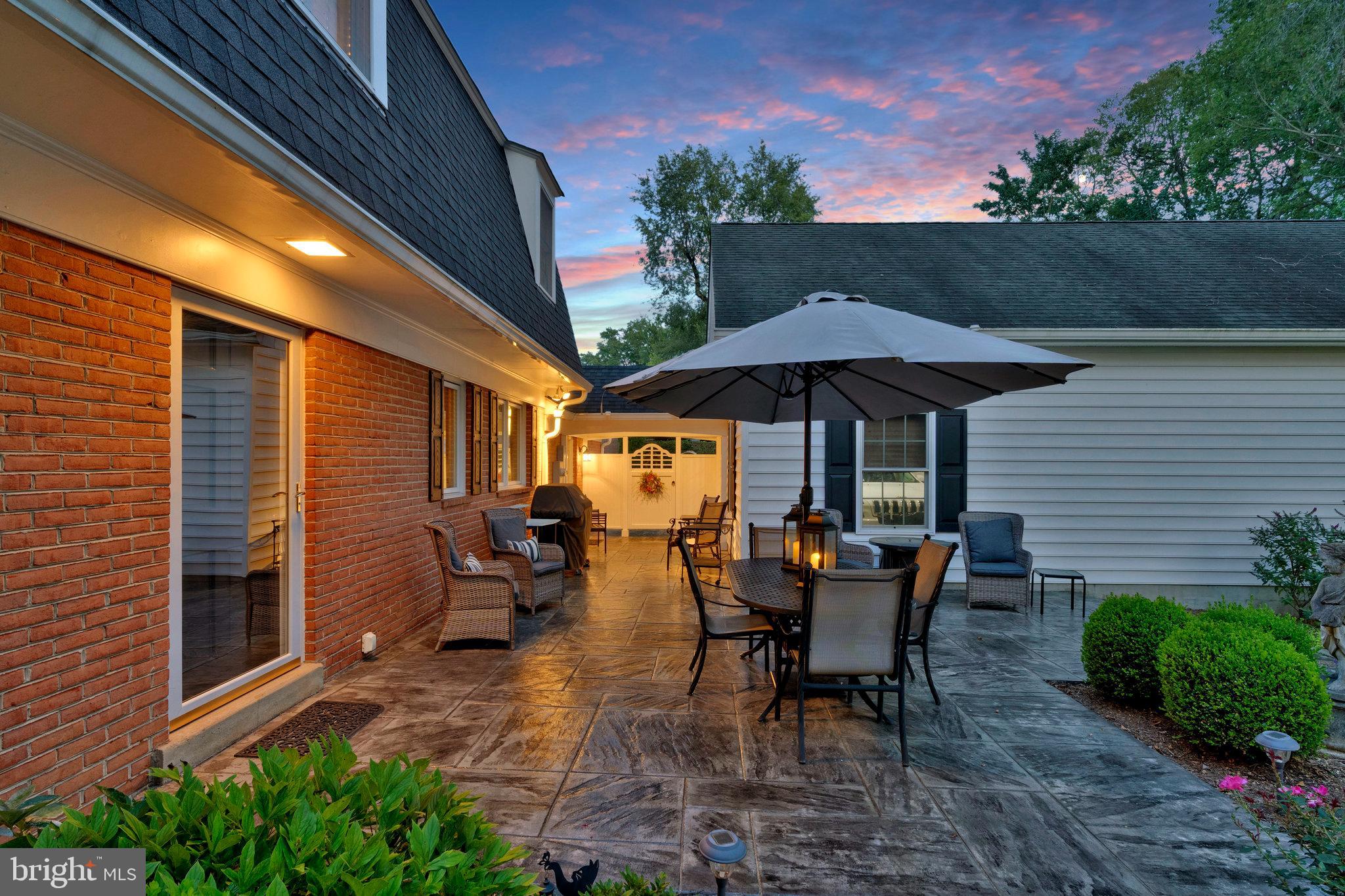 1000 W COUNTRY CLUB DRIVE W