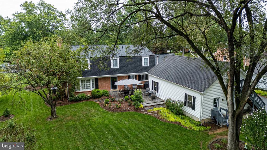 1000 W COUNTRY CLUB DRIVE W