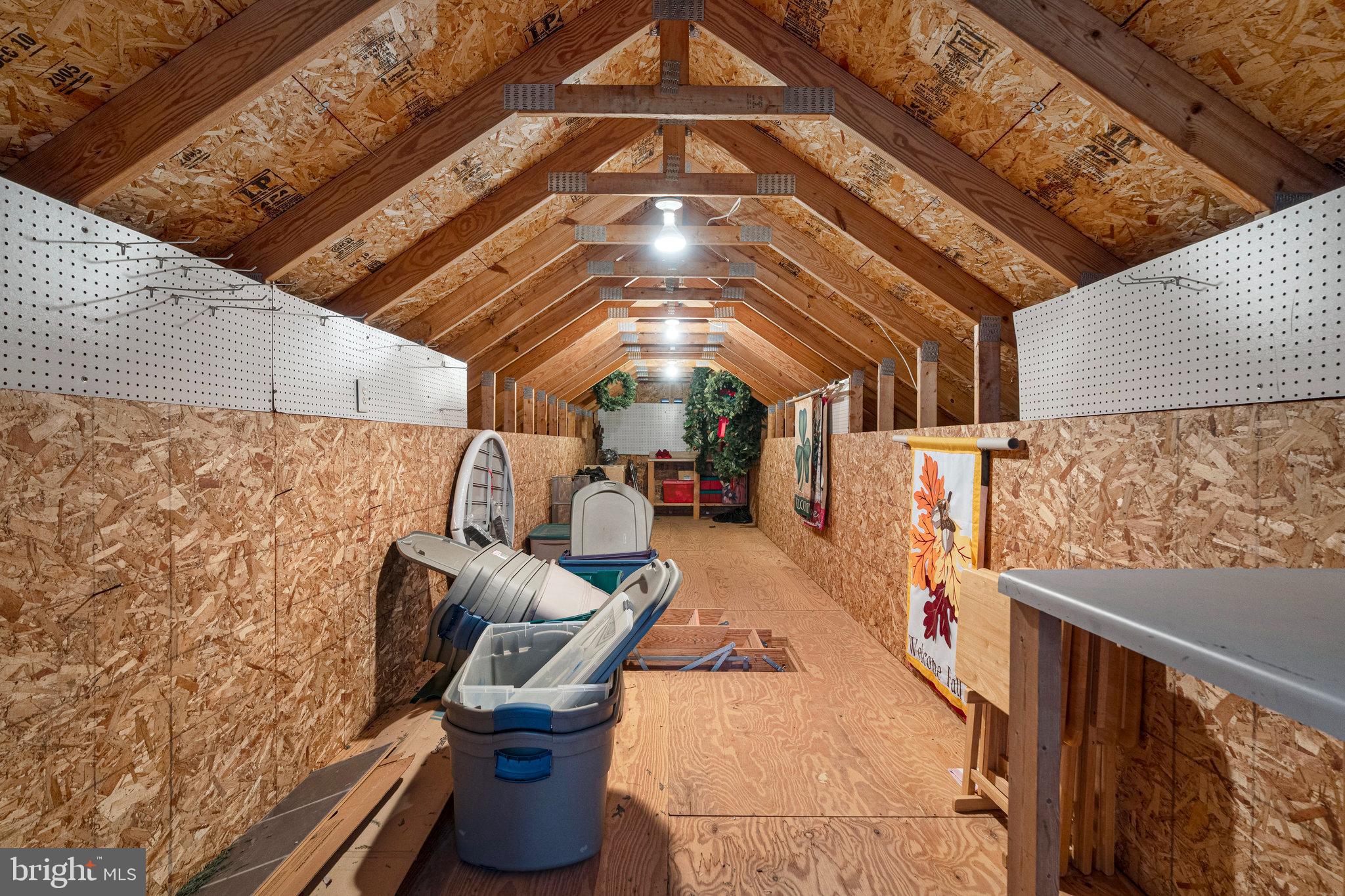 1000 W COUNTRY CLUB DRIVE W