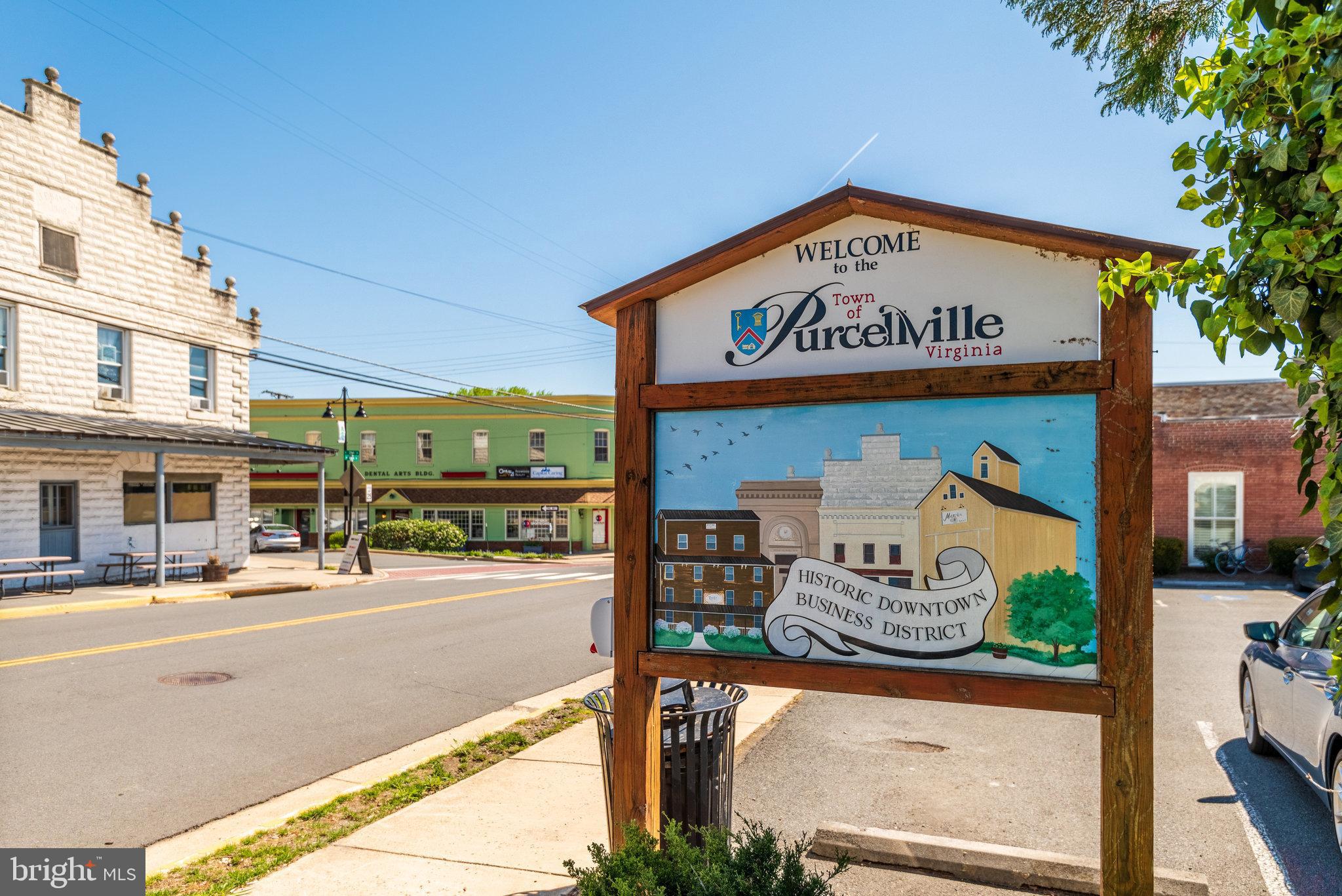 1000 W COUNTRY CLUB DRIVE W