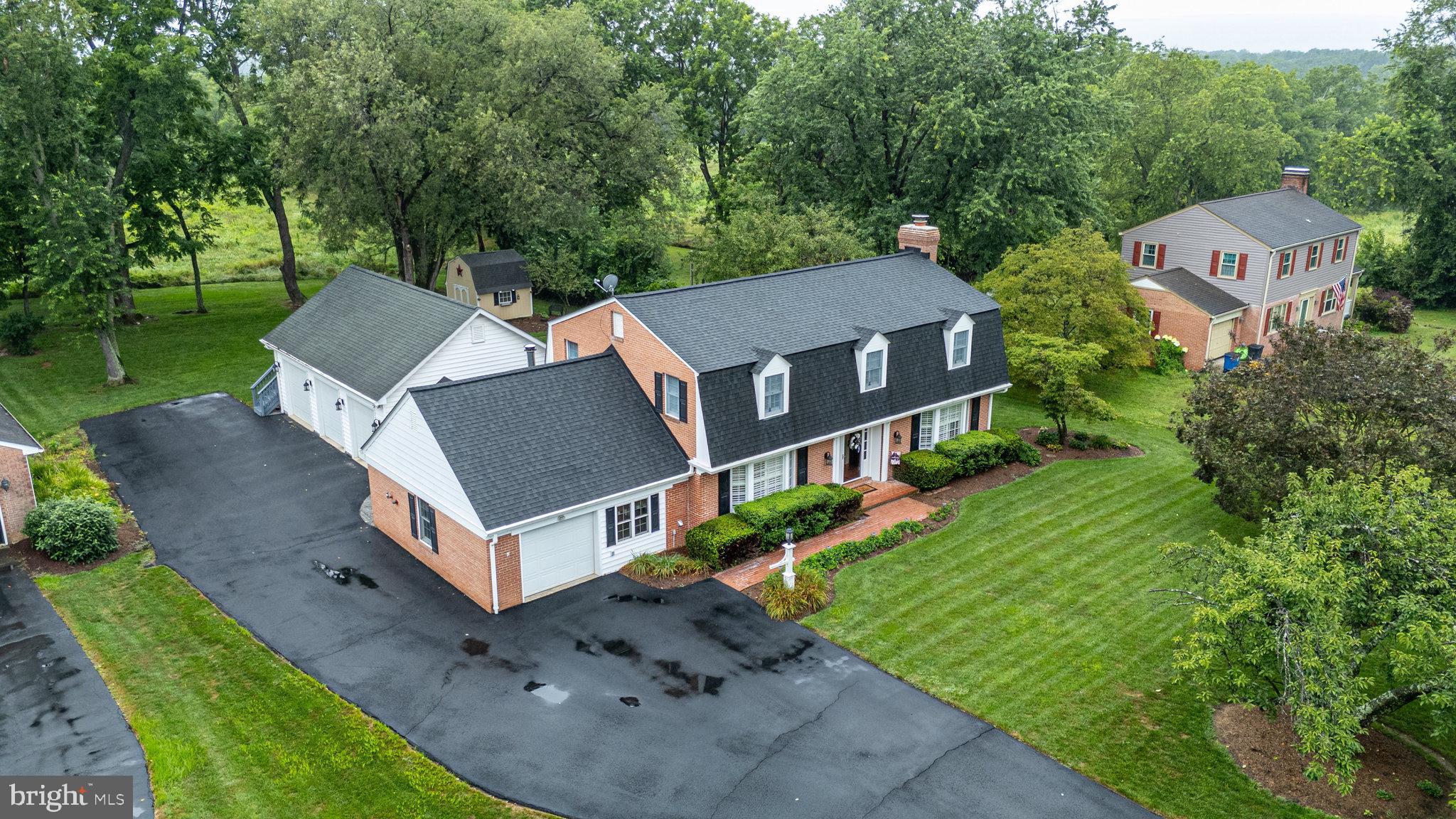 1000 W COUNTRY CLUB DRIVE W