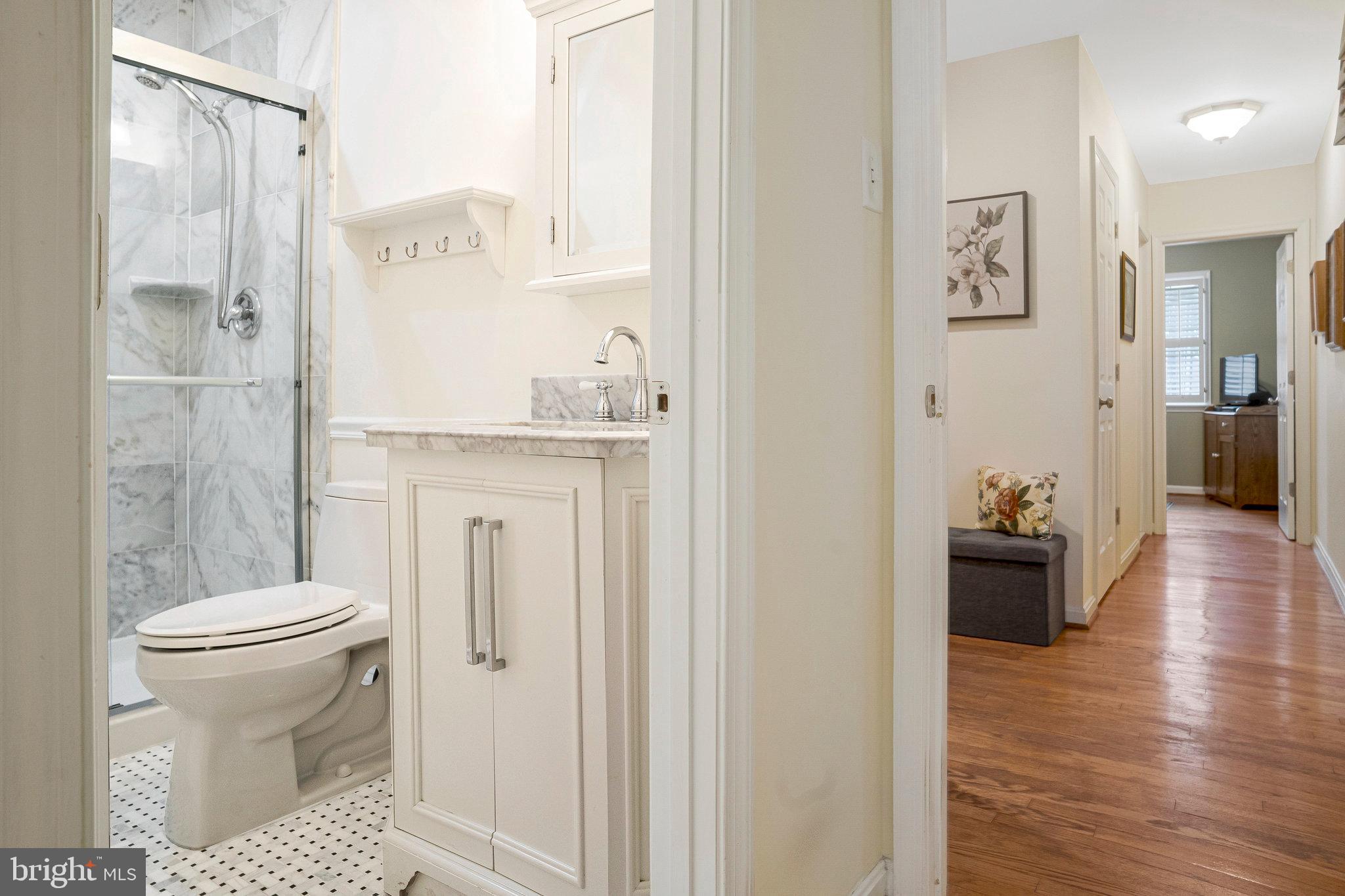 1000 W COUNTRY CLUB DRIVE W