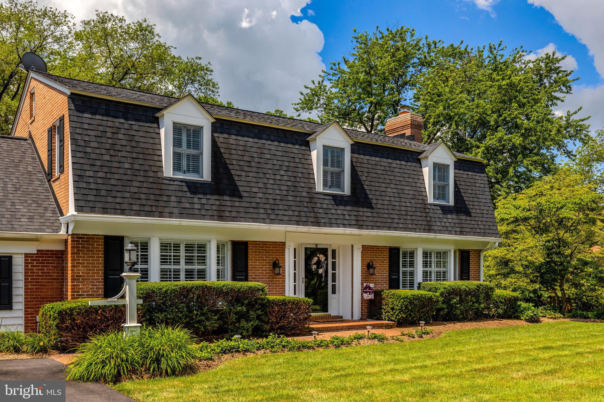 1000 W COUNTRY CLUB DRIVE W