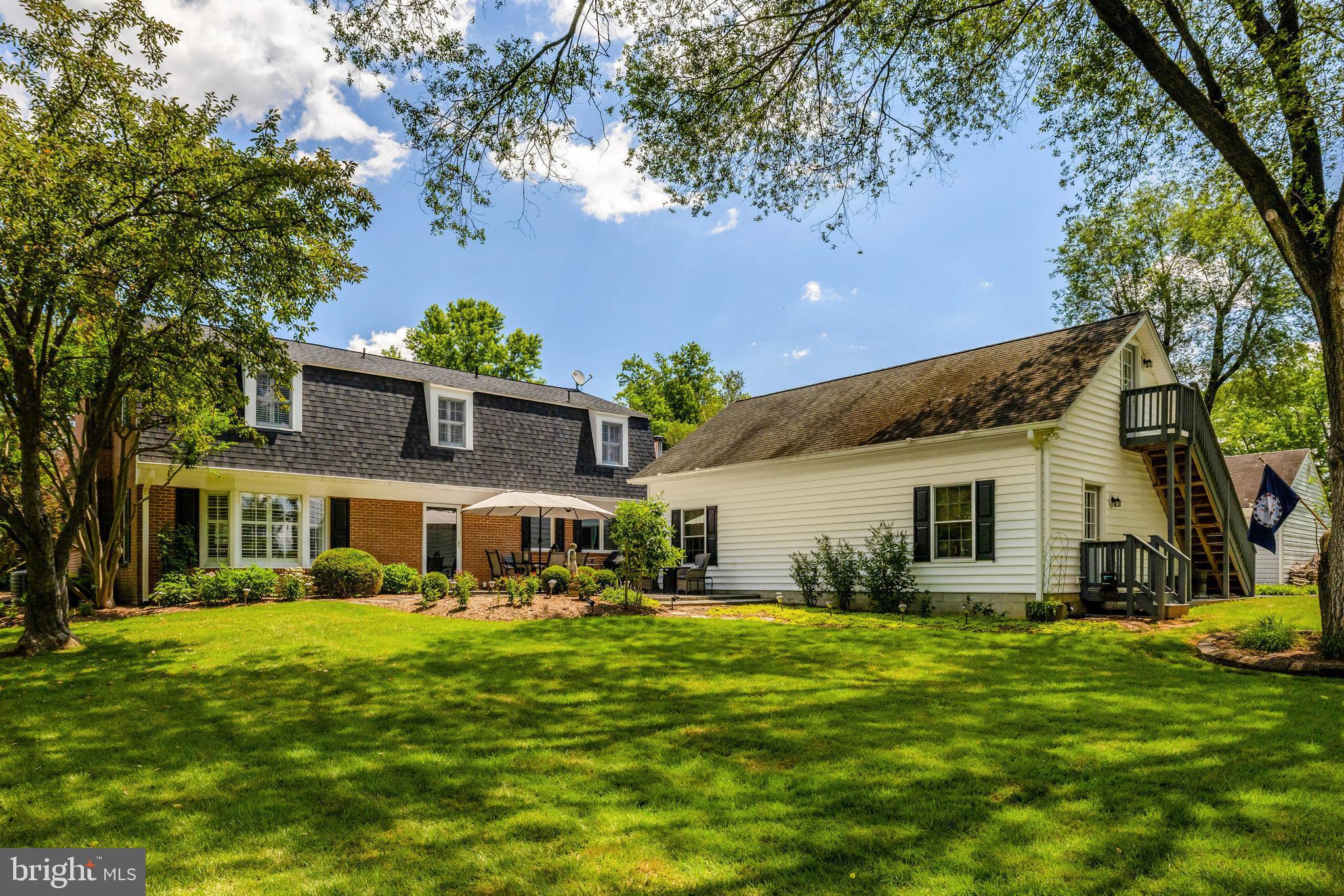 1000 W COUNTRY CLUB DRIVE W