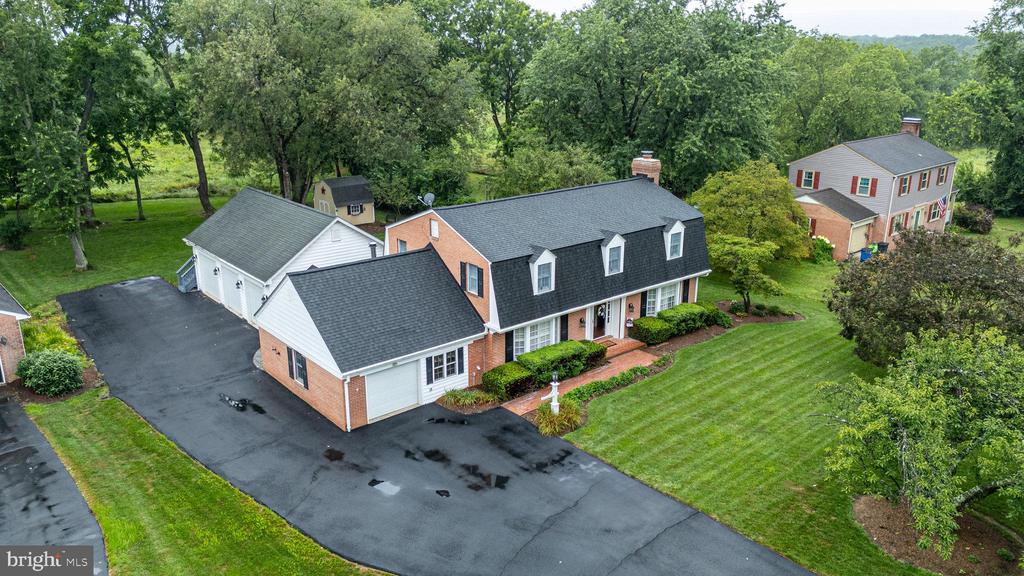 1000 W COUNTRY CLUB DRIVE W