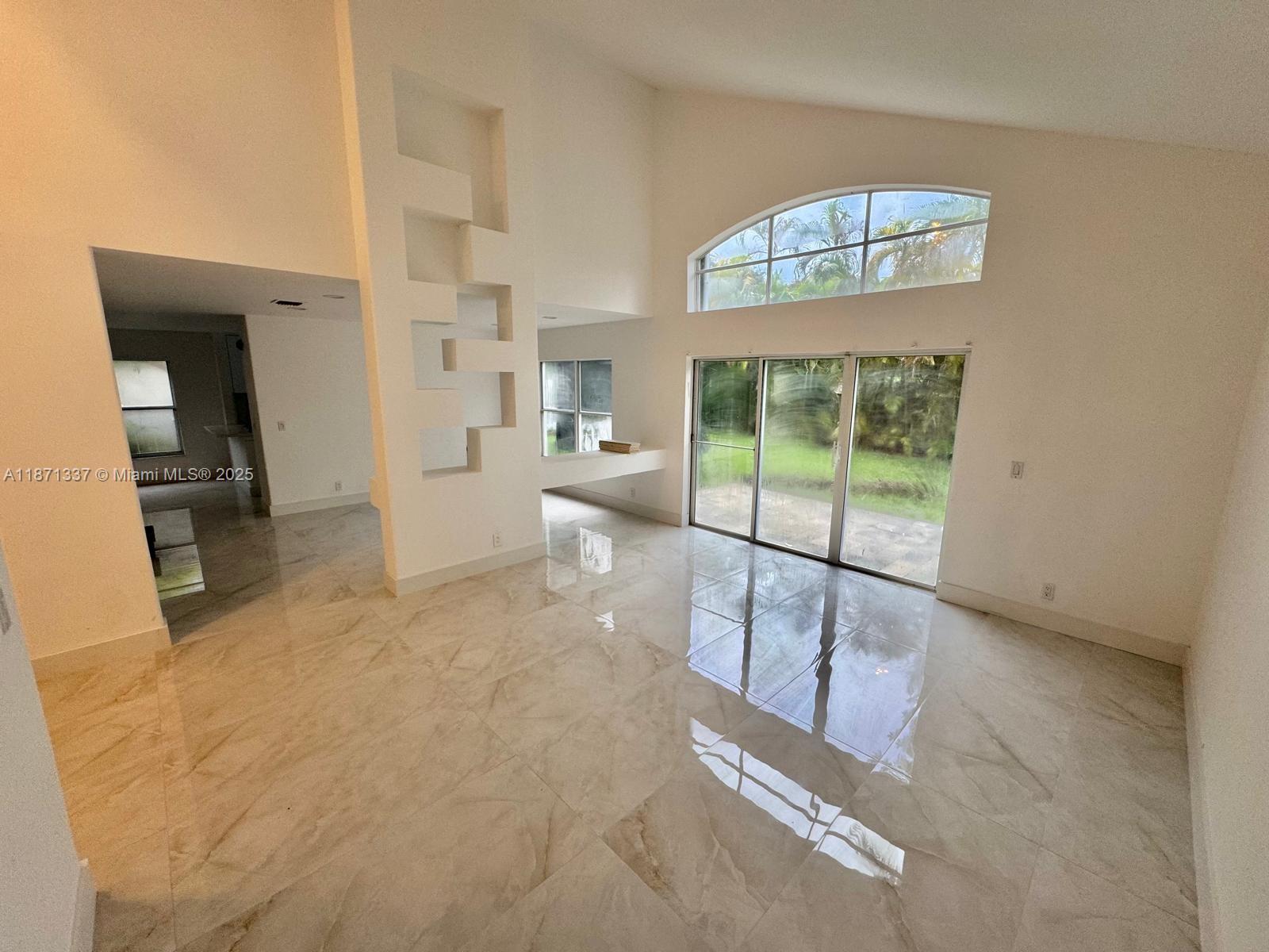 4821 SW 34th Ter