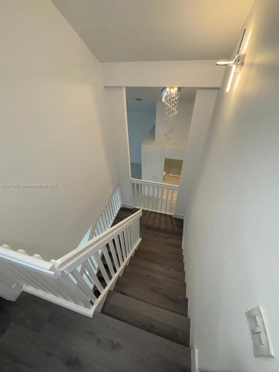 4821 SW 34th Ter