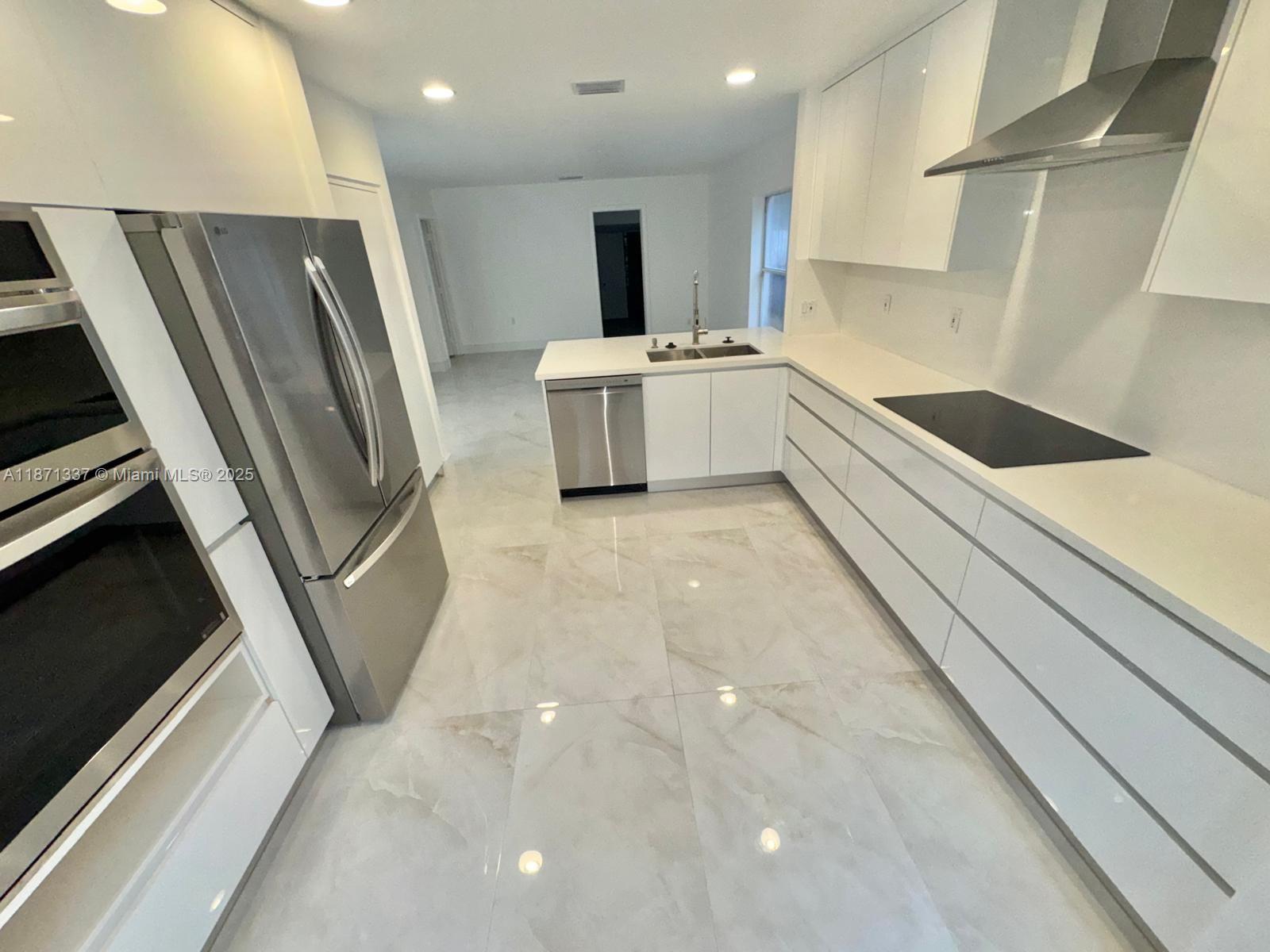 4821 SW 34th Ter