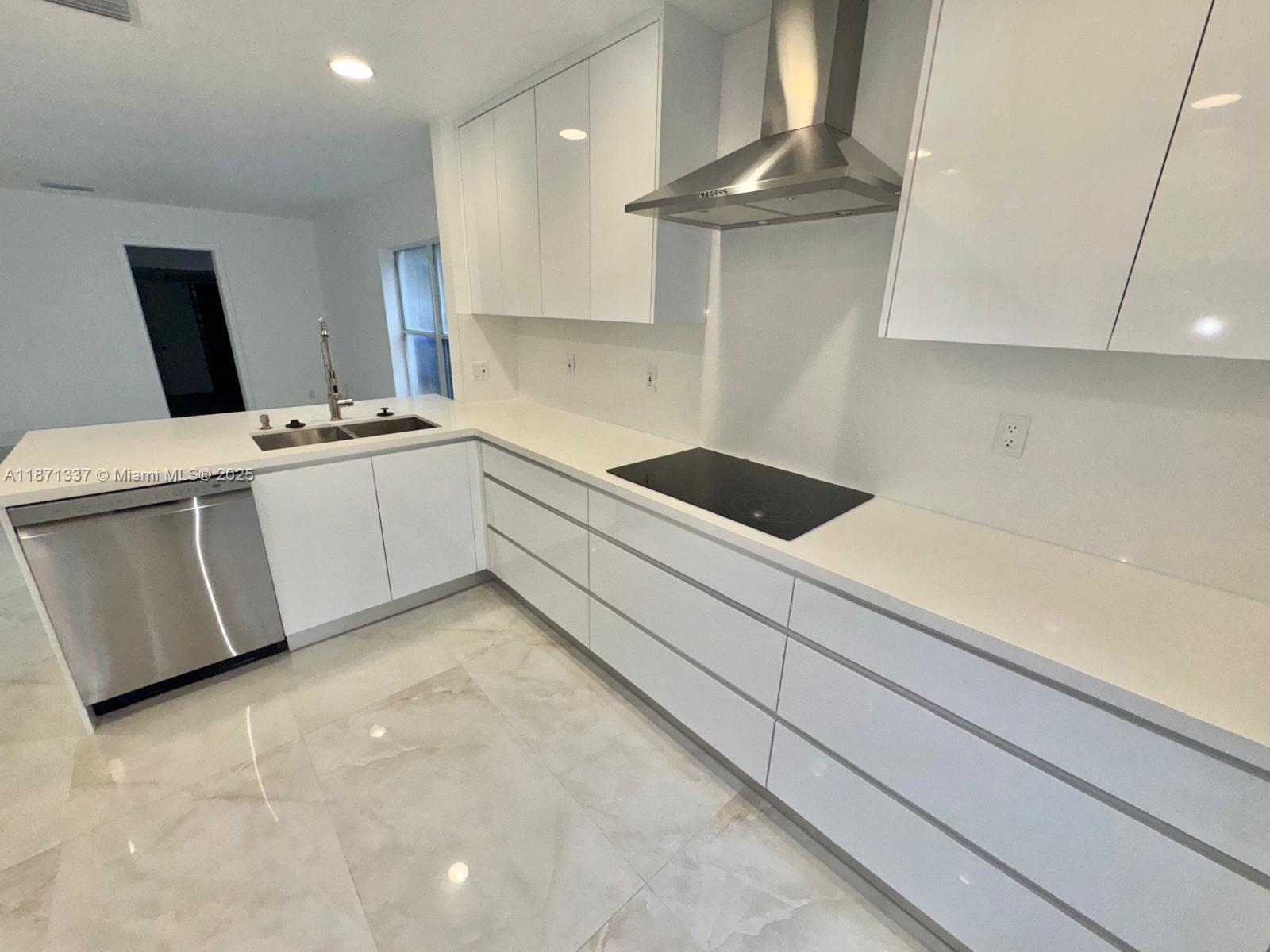 4821 SW 34th Ter