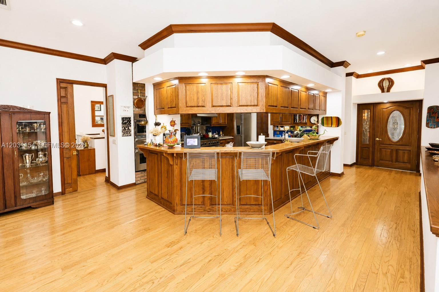 5440 Shady Oak Ln