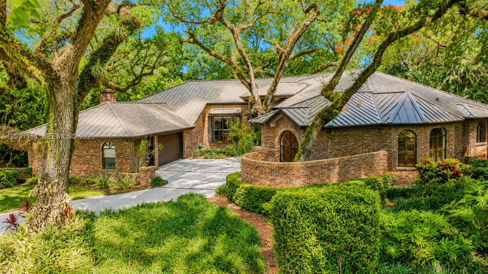 5440 Shady Oak Ln